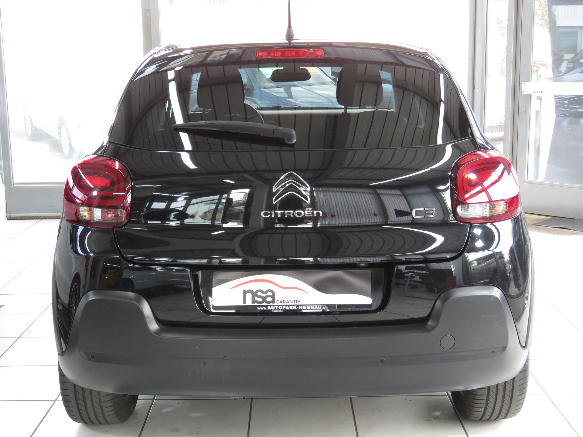 CITROEN C3 1.2i PureTech Shine EAT6 (Automat)-image-4