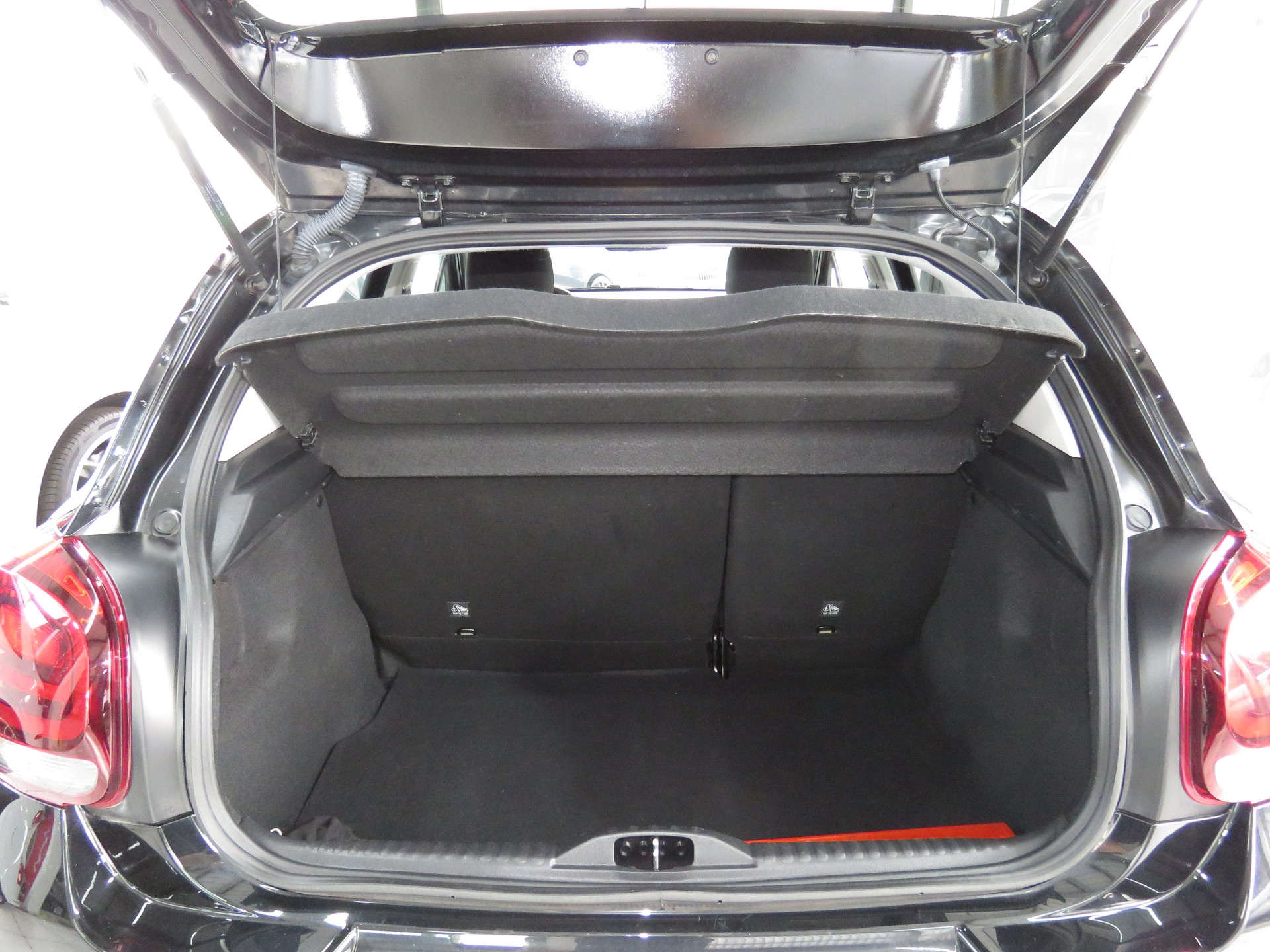 CITROEN C3 1.2i PureTech Shine EAT6 (Automat)-image-9
