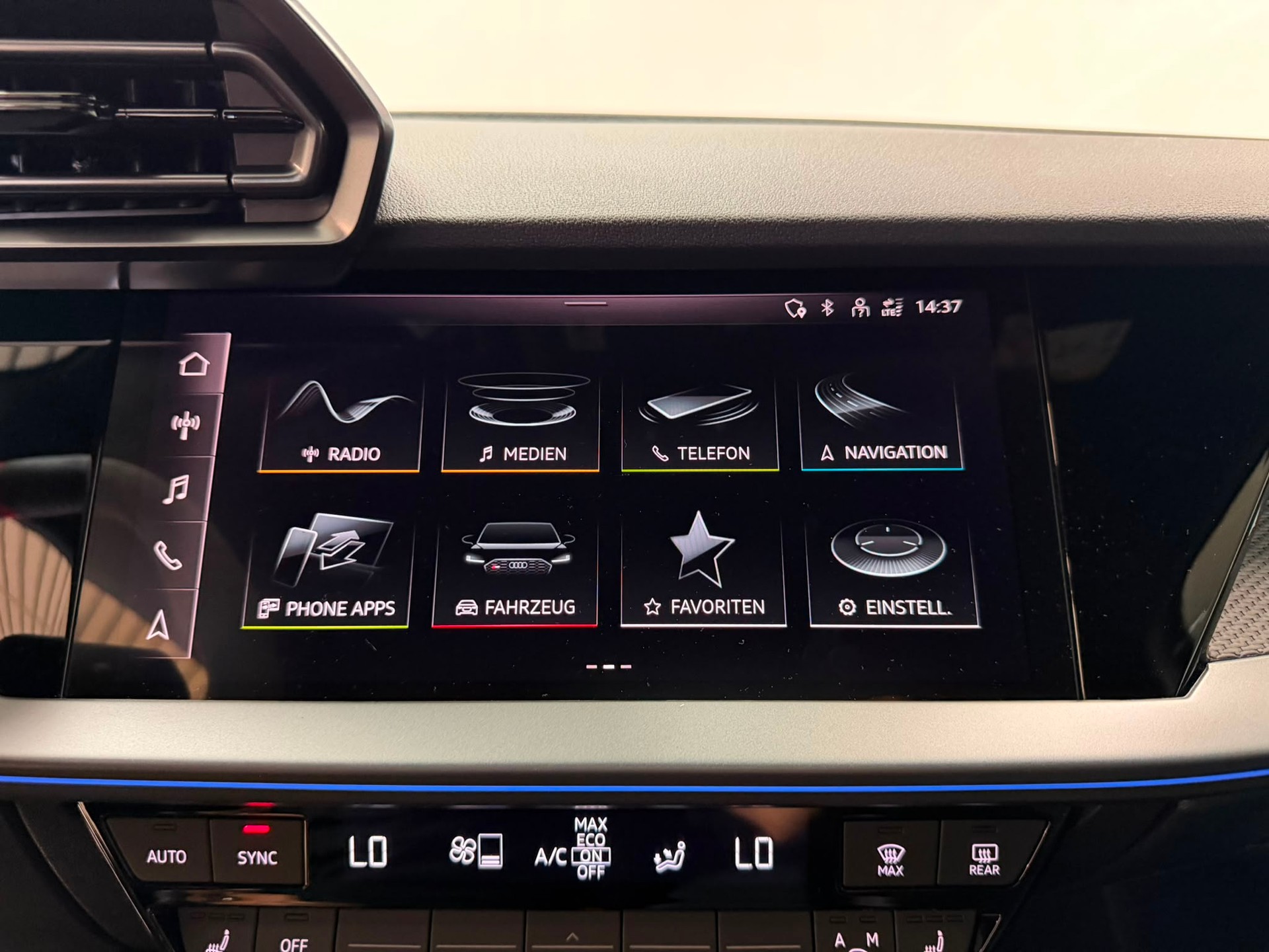 AUDI RS3 Sportback 2.5 TSI quattro S-tronic-image-11