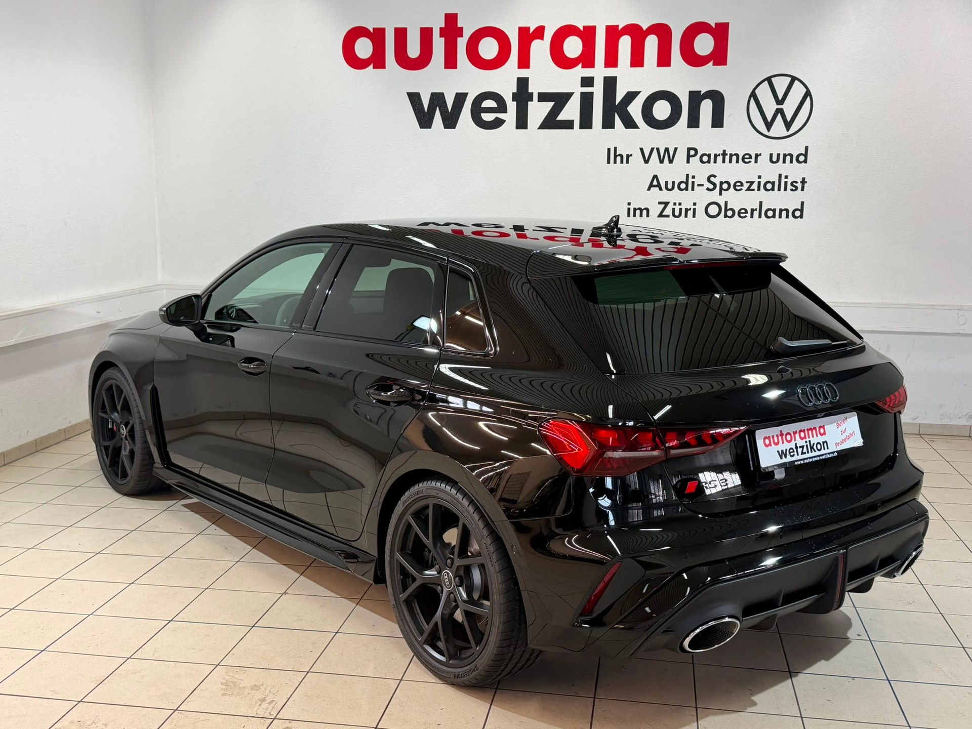 AUDI RS3 Sportback 2.5 TSI quattro S-tronic-showroom-element-2