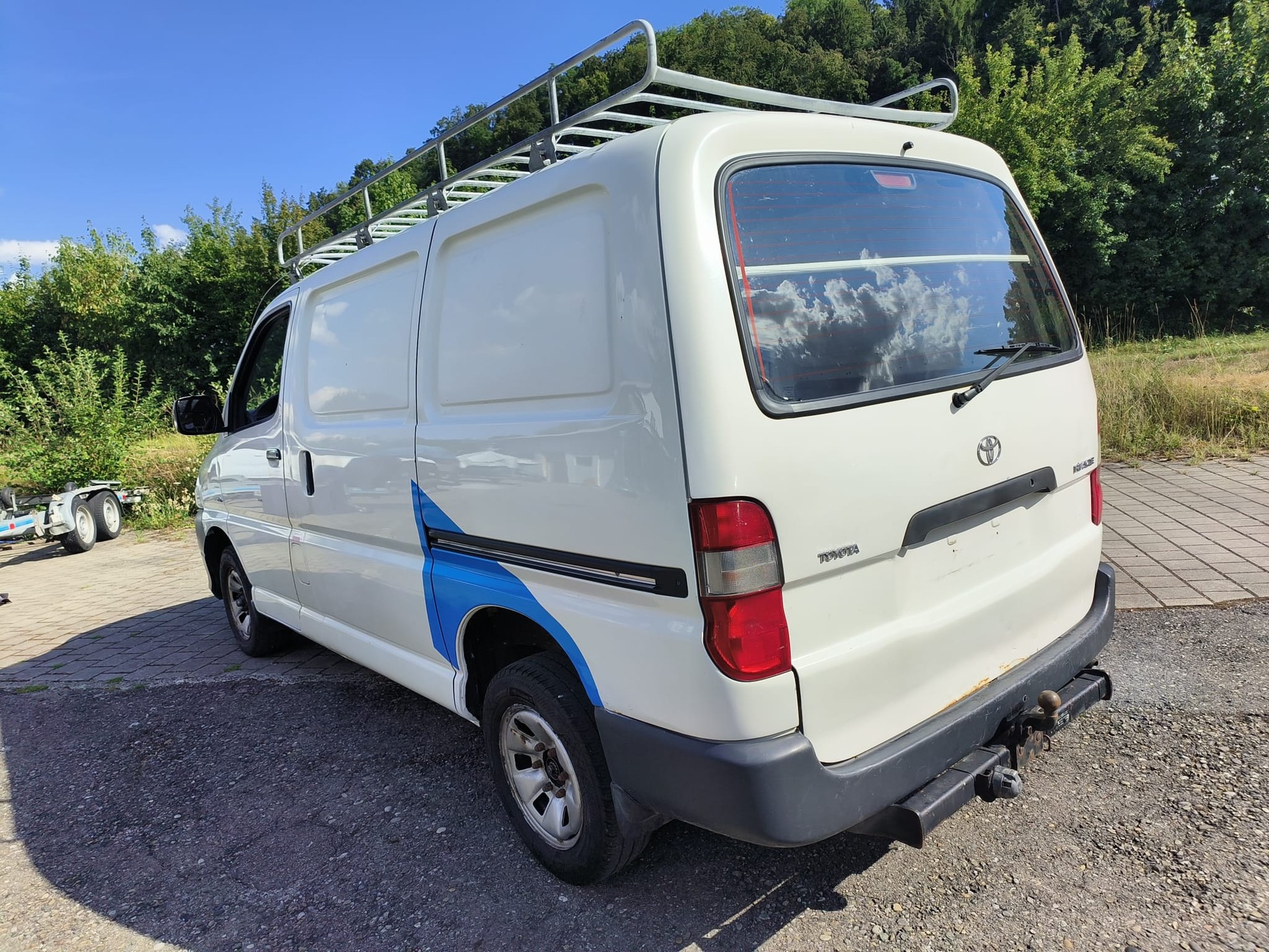 TOYOTA Hiace D-4D Kombi 4WD SWB-image-2