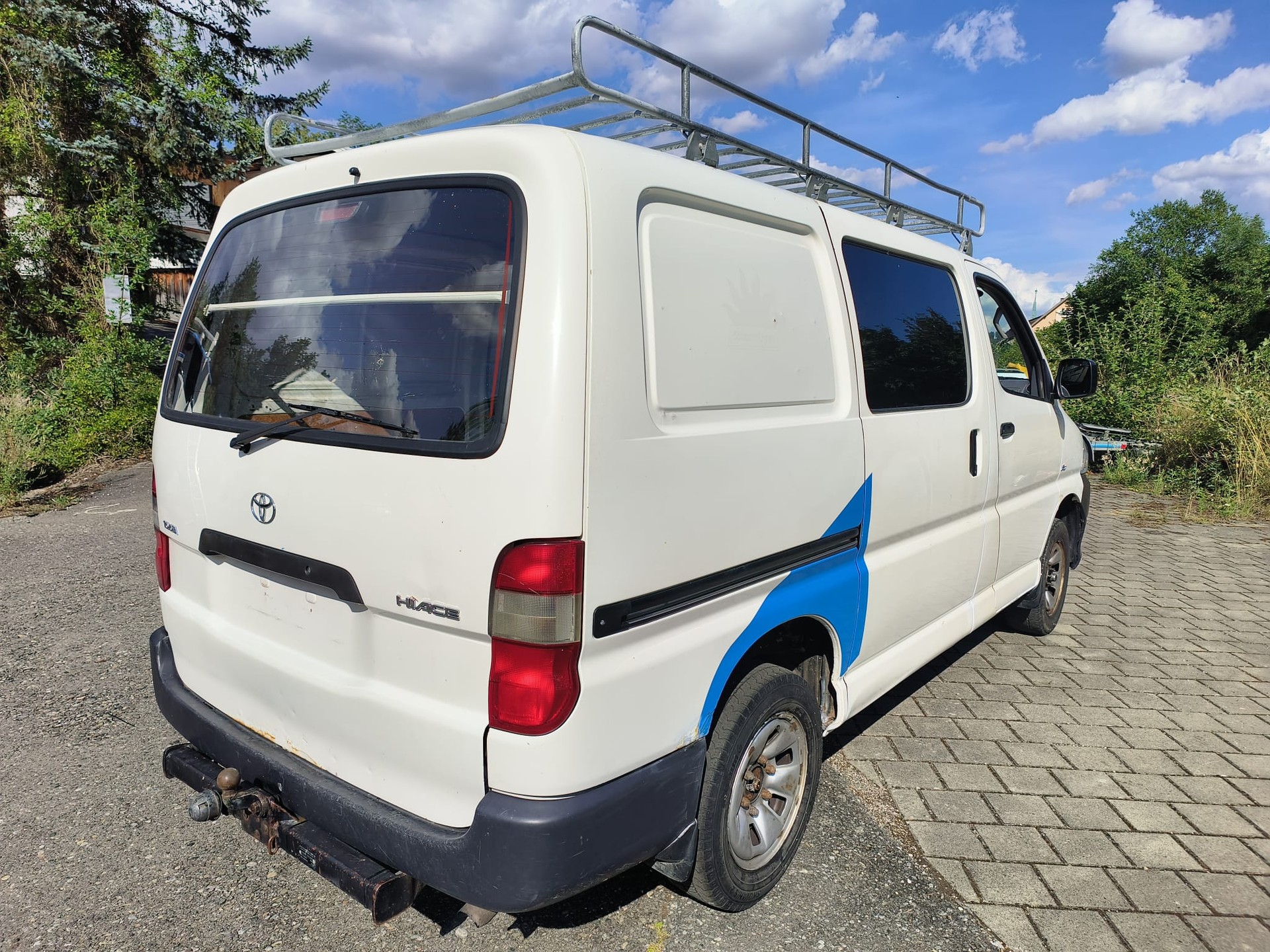 TOYOTA Hiace D-4D Kombi 4WD SWB-image-8