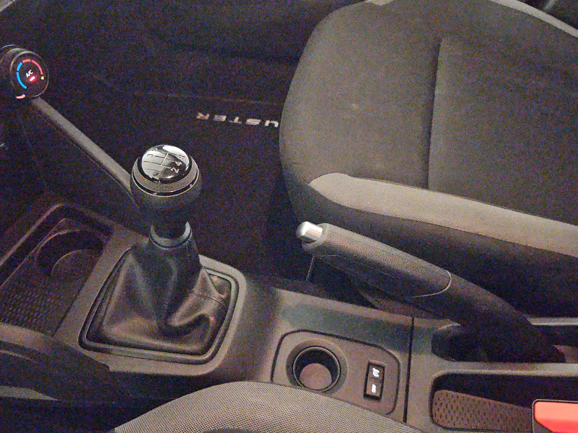 DACIA Duster TCe 100 Essential 4x2-image-21