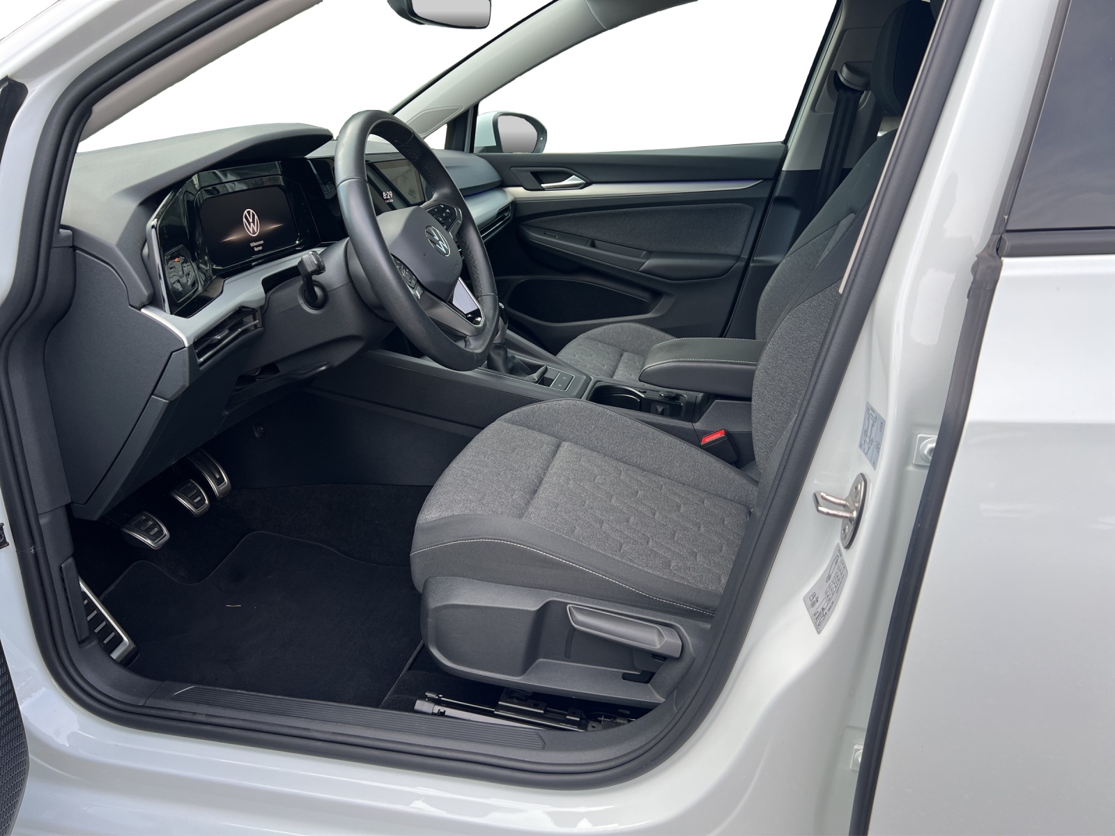VW Golf 1.0 TSI Life-image-8