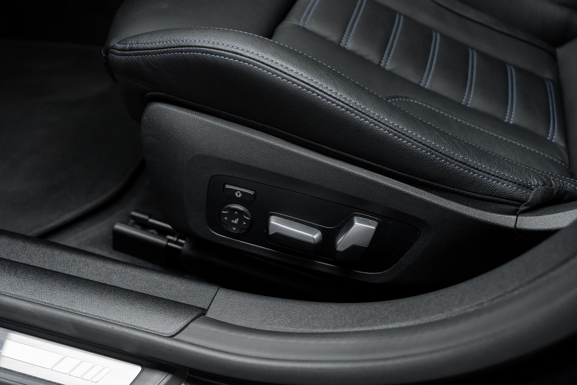 BMW M440i xDrive 48V Gran Coupé M Sport PRO Steptronic-image-23