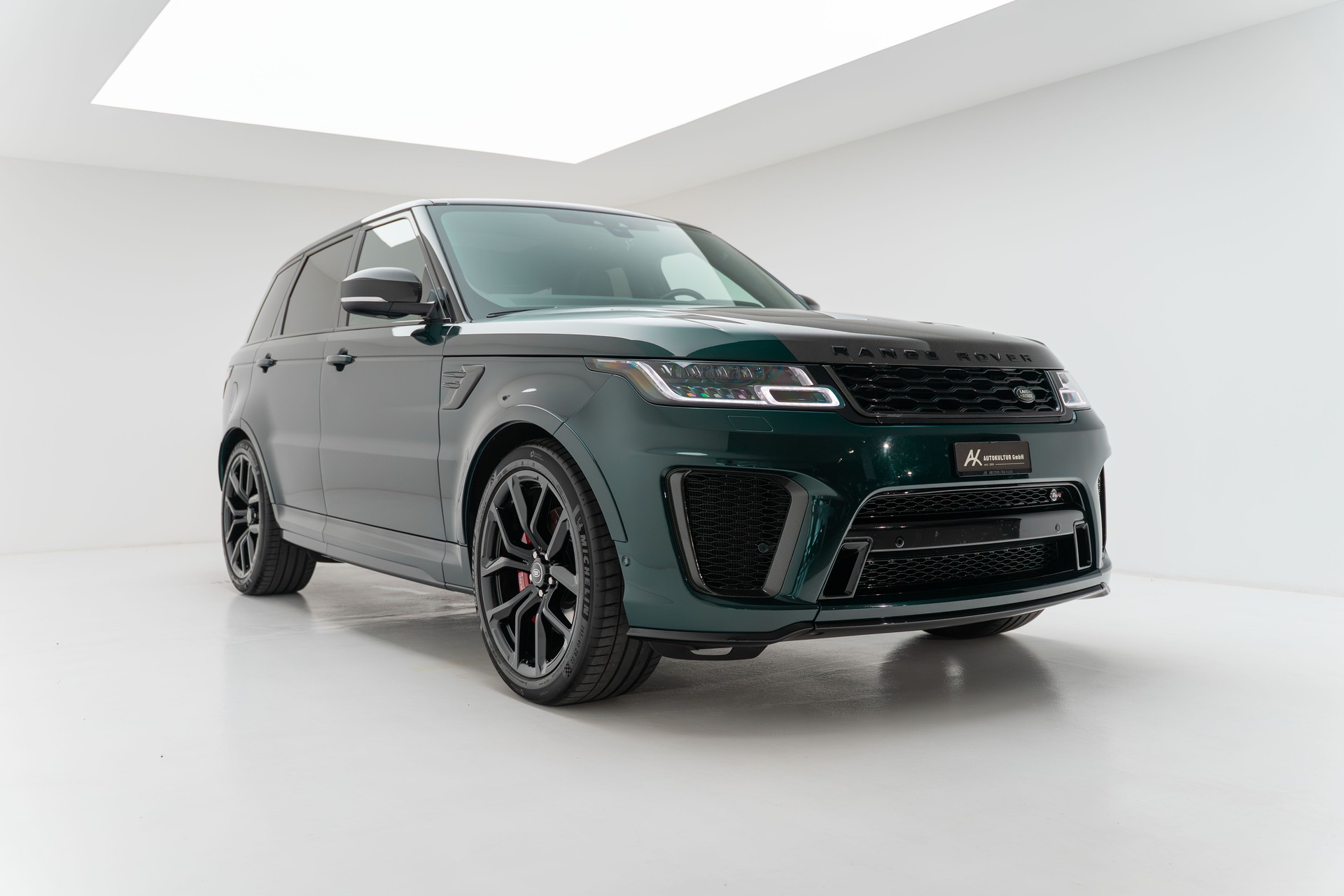 LAND ROVER Range Rover Sport 575 5.0 V8 S/C SVR Carbon Automatic-showroom-element-2
