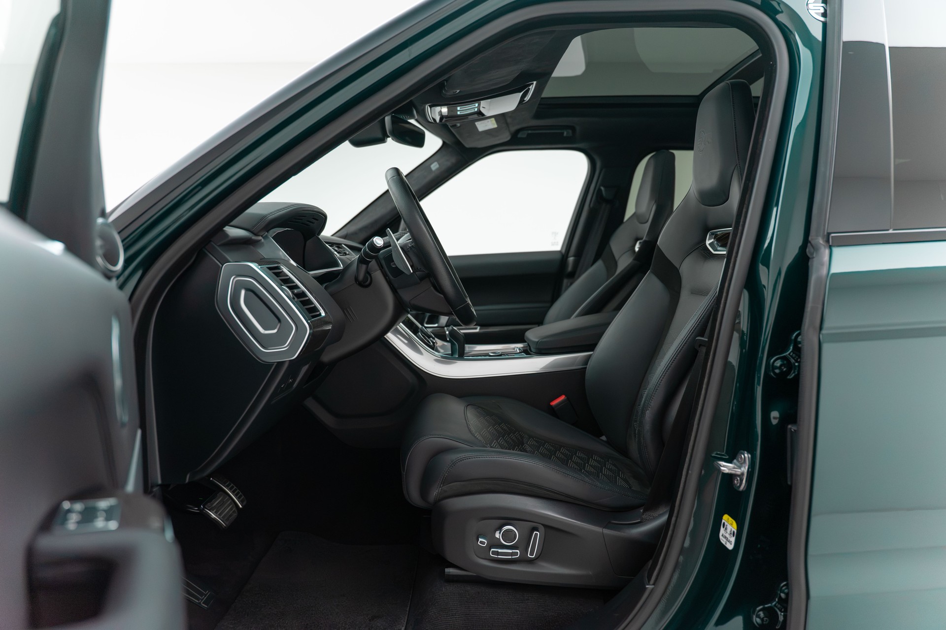 LAND ROVER Range Rover Sport 575 5.0 V8 S/C SVR Carbon Automatic-image-19