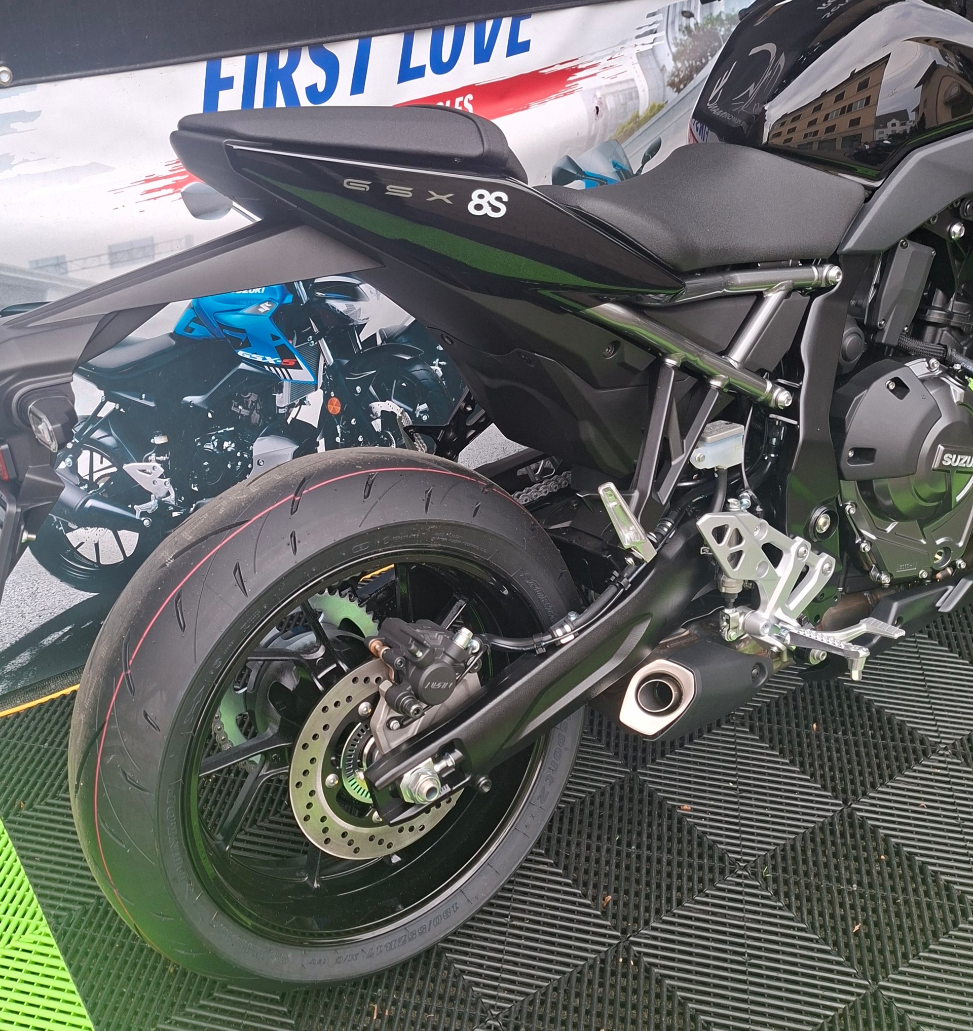 SUZUKI GSX 8 S EVO-image-10
