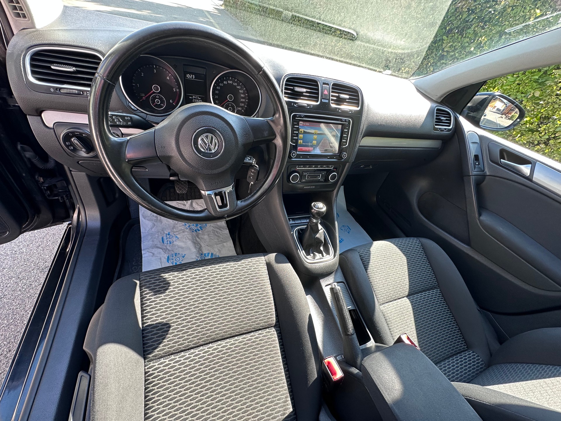 VW GOLF-image-11