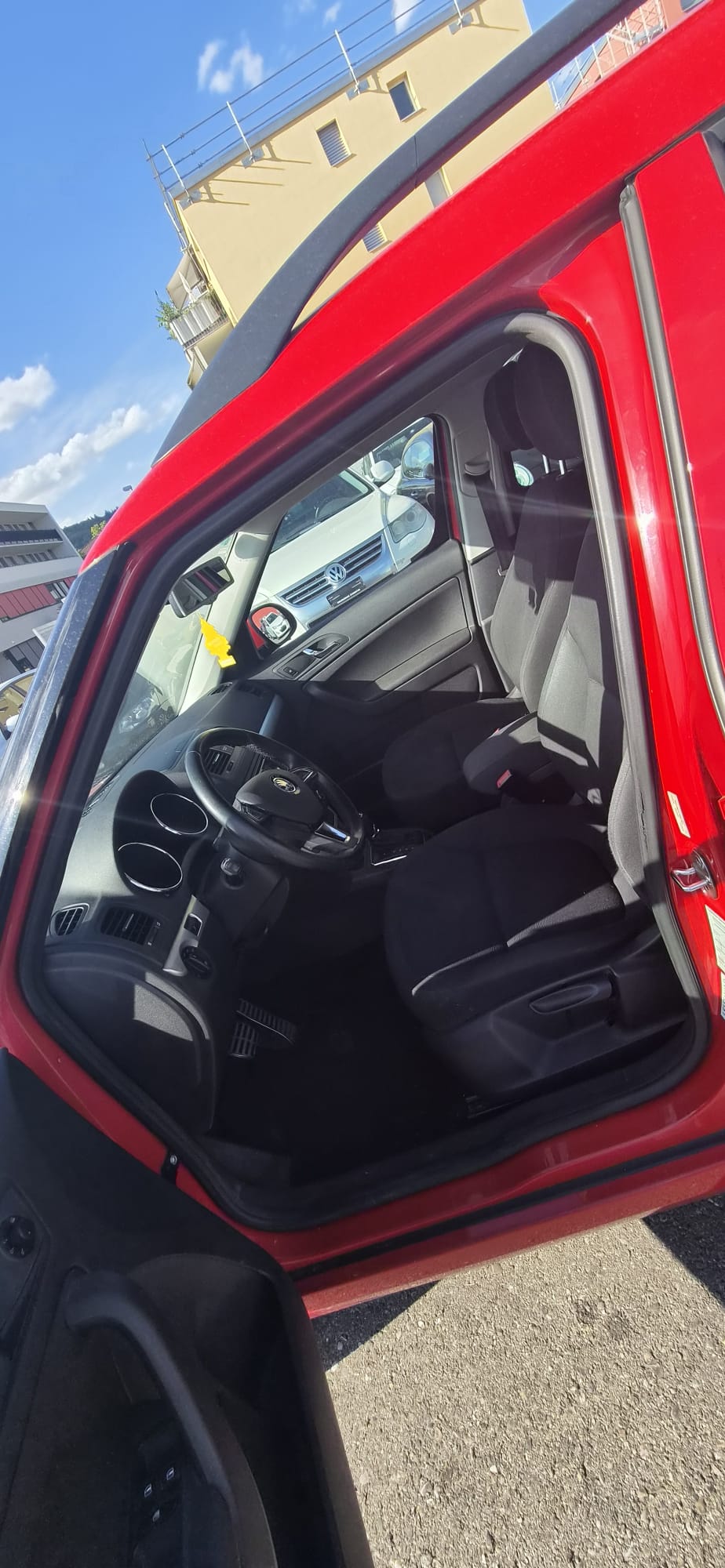 SKODA Yeti 2.0 TDI Ambition Outdoor 4x4 DSG-image-9