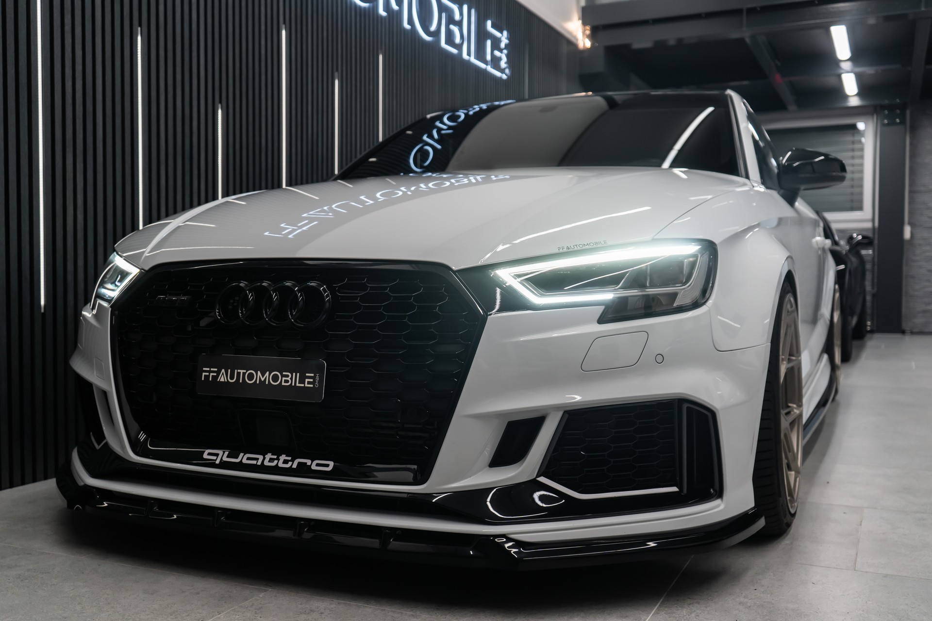 AUDI AUDI RS3 LIMOUSINE 2.5 TSI QUATTRO S-TRONIC / CH-FZ / APR-showroom-element-3