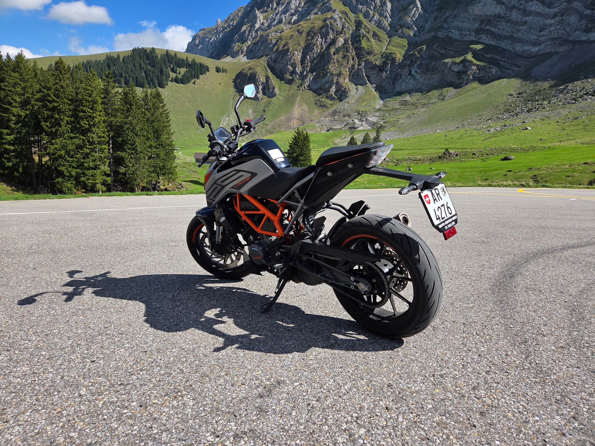 KTM 125 Duke-image-1
