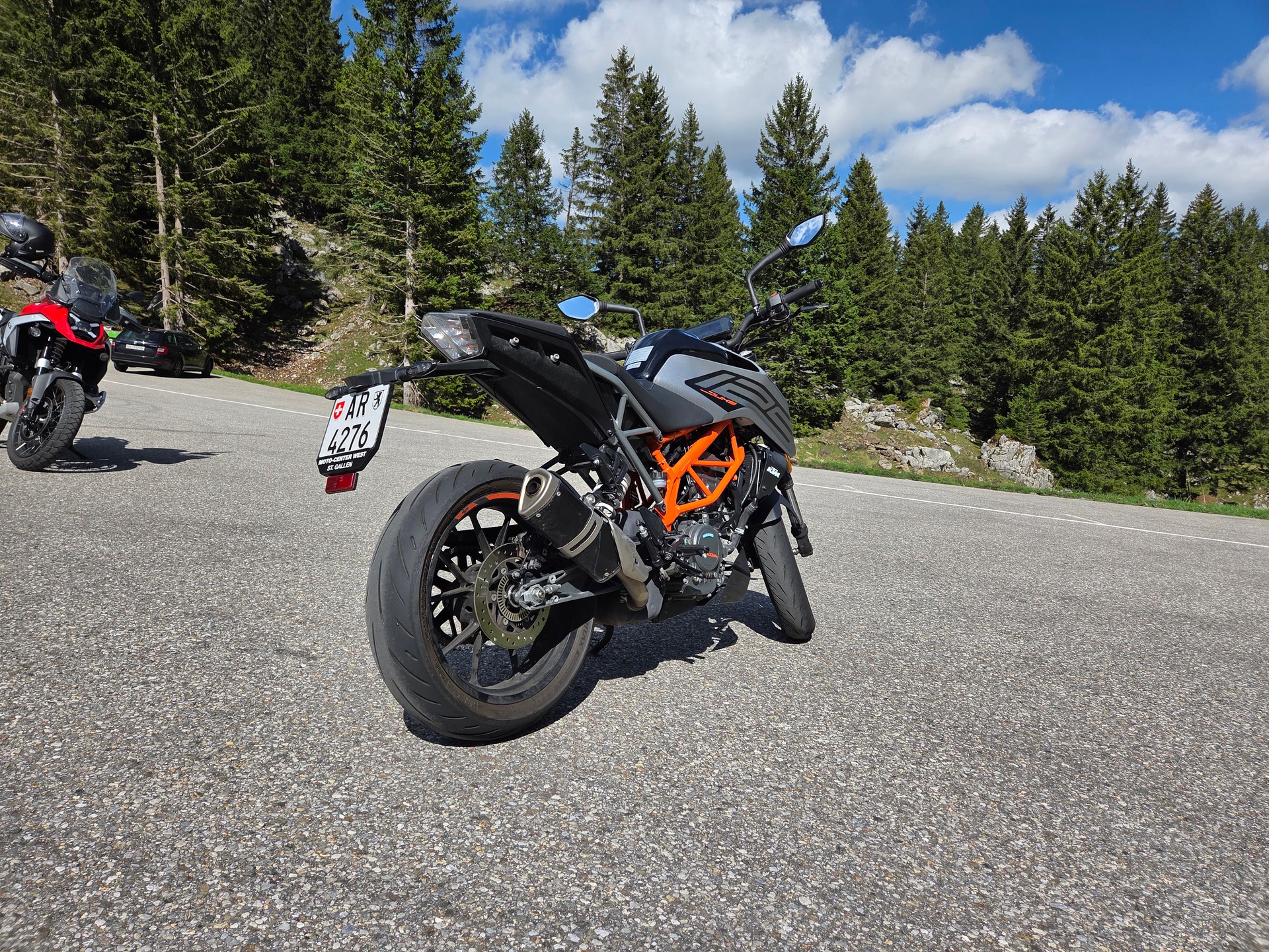 KTM 125 Duke-image-2