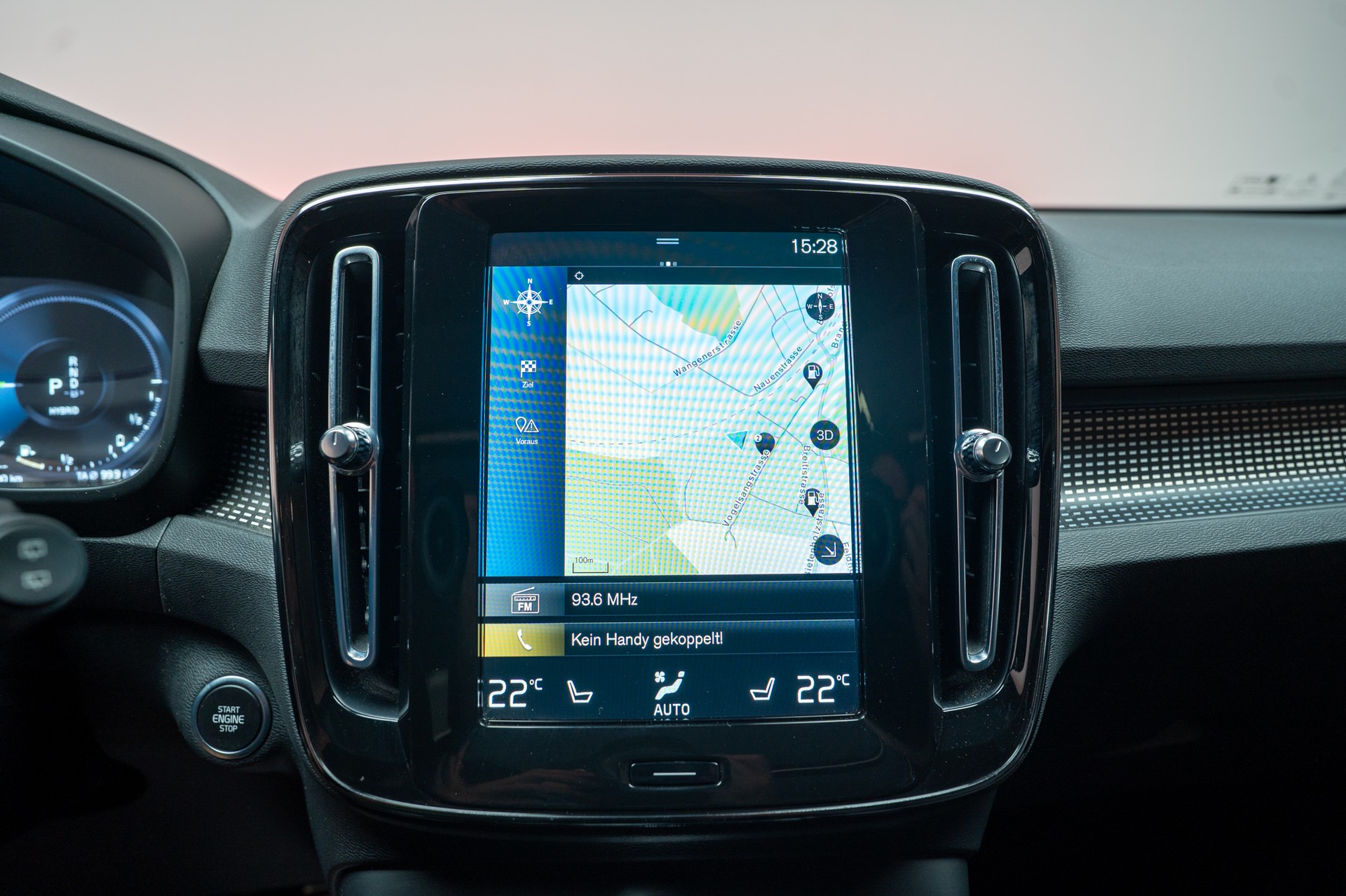 VOLVO XC40 1.5 T5 PiH R-Design / CH-Fahrzeug / Panorama / 360°Kamera /-image-23