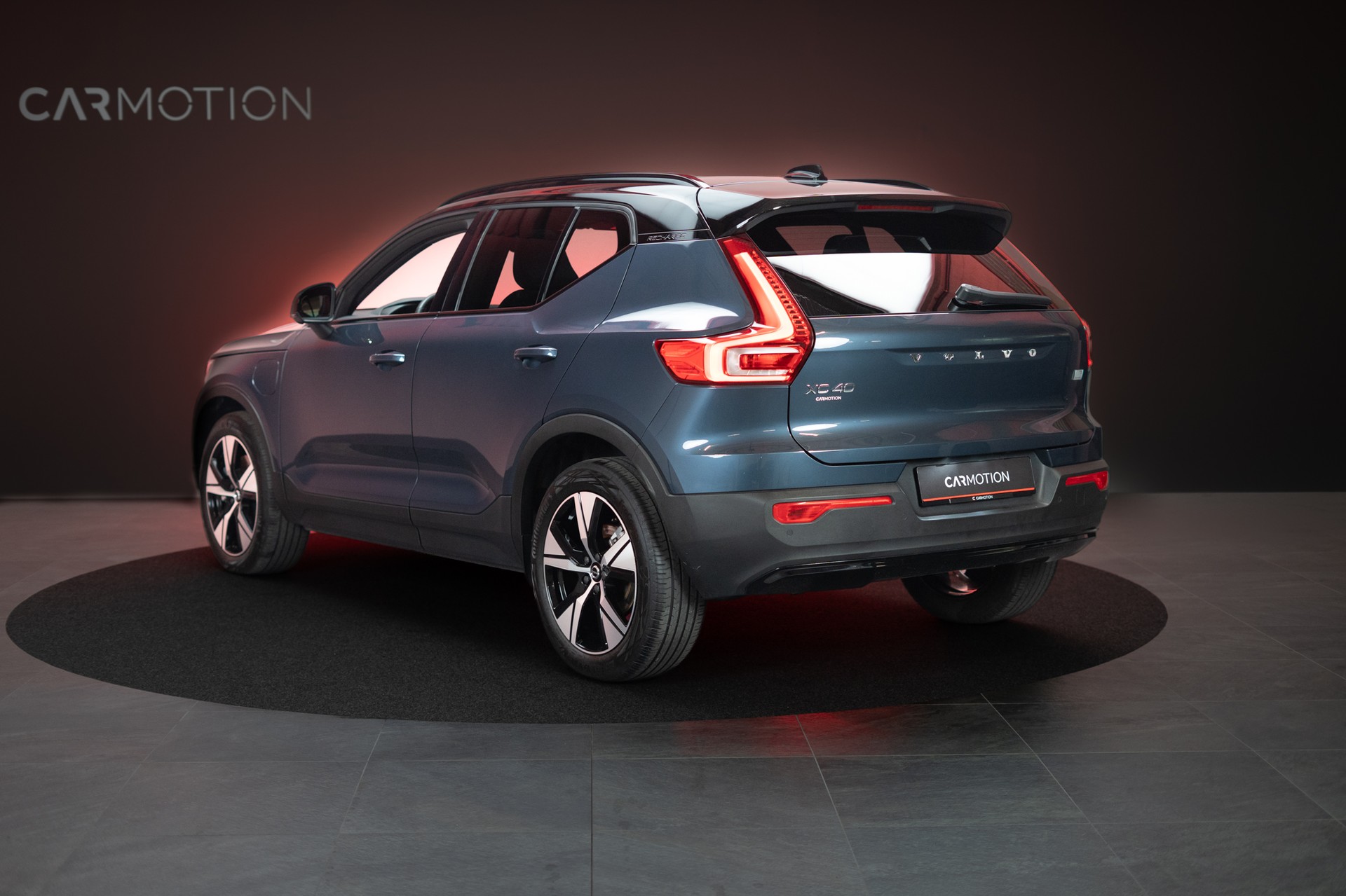 VOLVO XC40 1.5 T5 PiH R-Design / CH-Fahrzeug / Panorama / 360°Kamera /-image-6