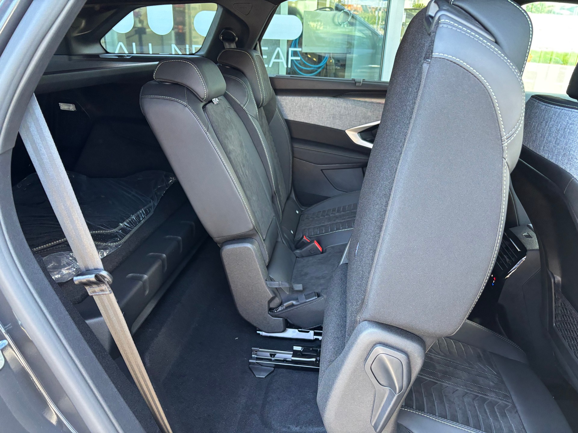 PEUGEOT 5008 225 e-DCS7 GT Exclusive-image-8