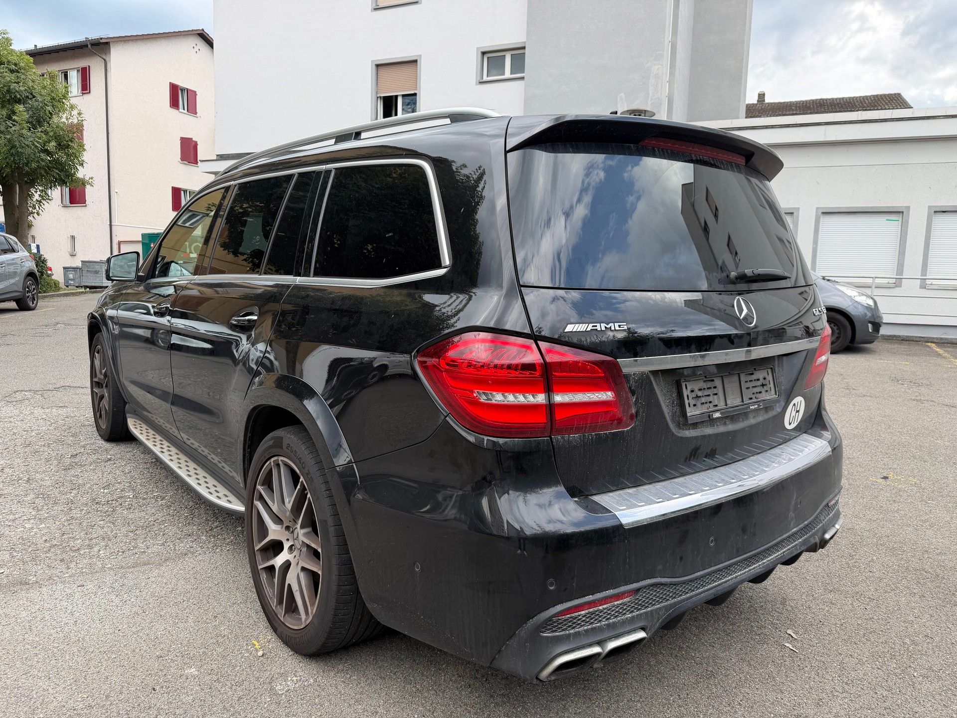 MERCEDES-BENZ GLS 63 AMG 4Matic Speedshift Plus 7G-Tronic-image-2
