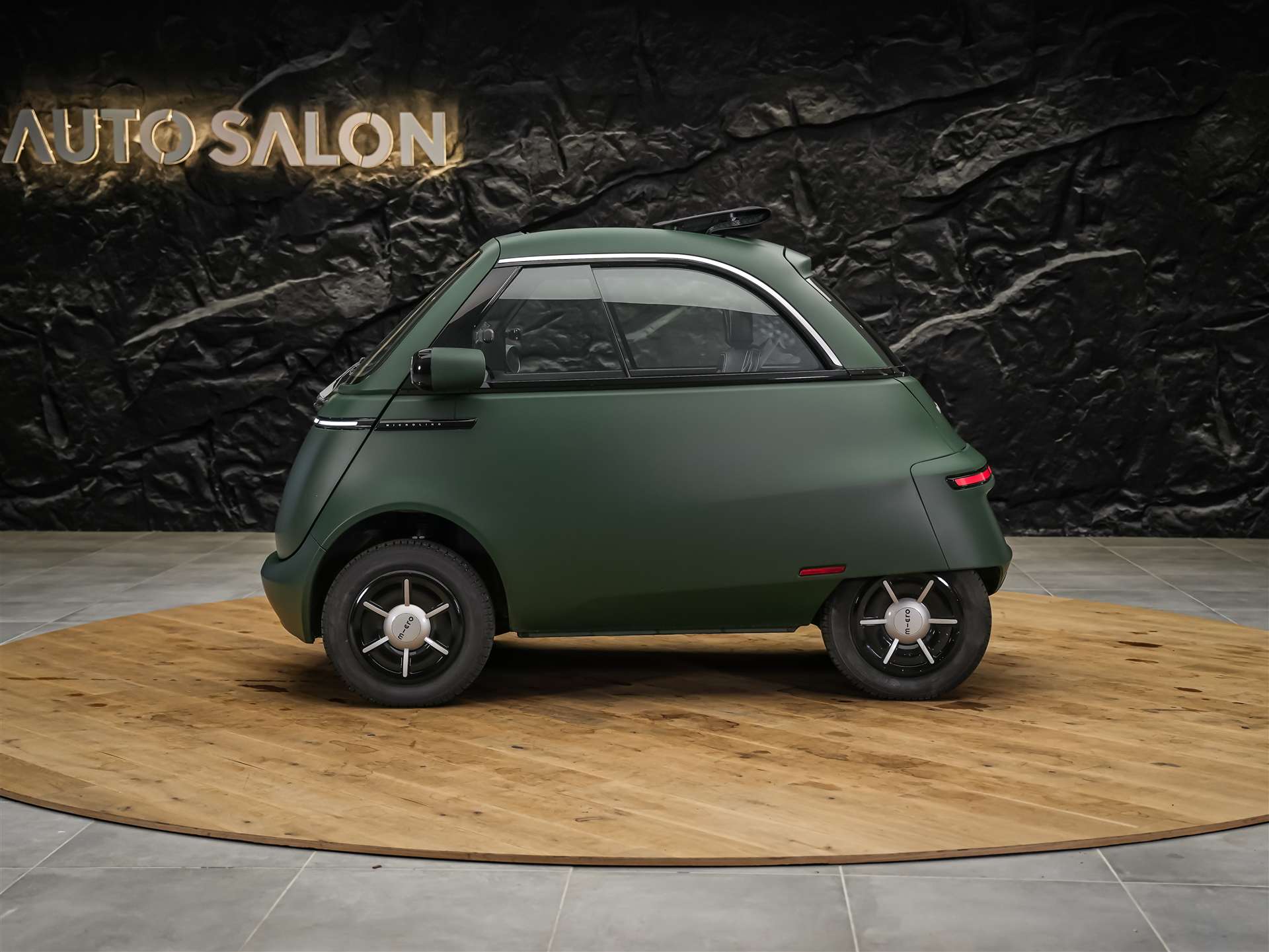 MICRO Microlino Competizione 10.5 kWh Medium Range *SOFORT Verfügbar*Werksgarantie*London Grün Matt*-showroom-element-2