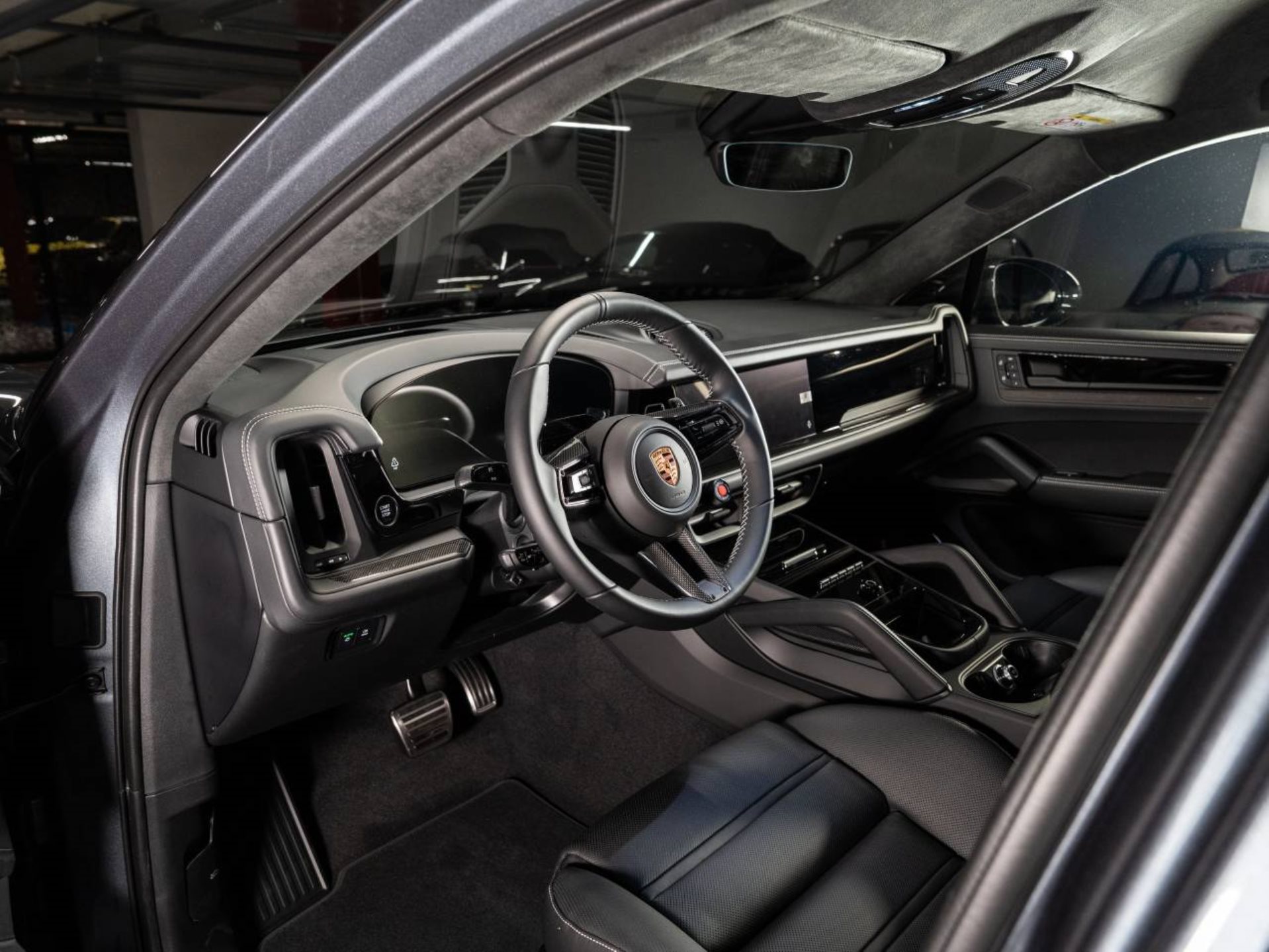 PORSCHE Cayenne Turbo E-Hybrid Coupé avec Paquet-GT-showroom-element-3
