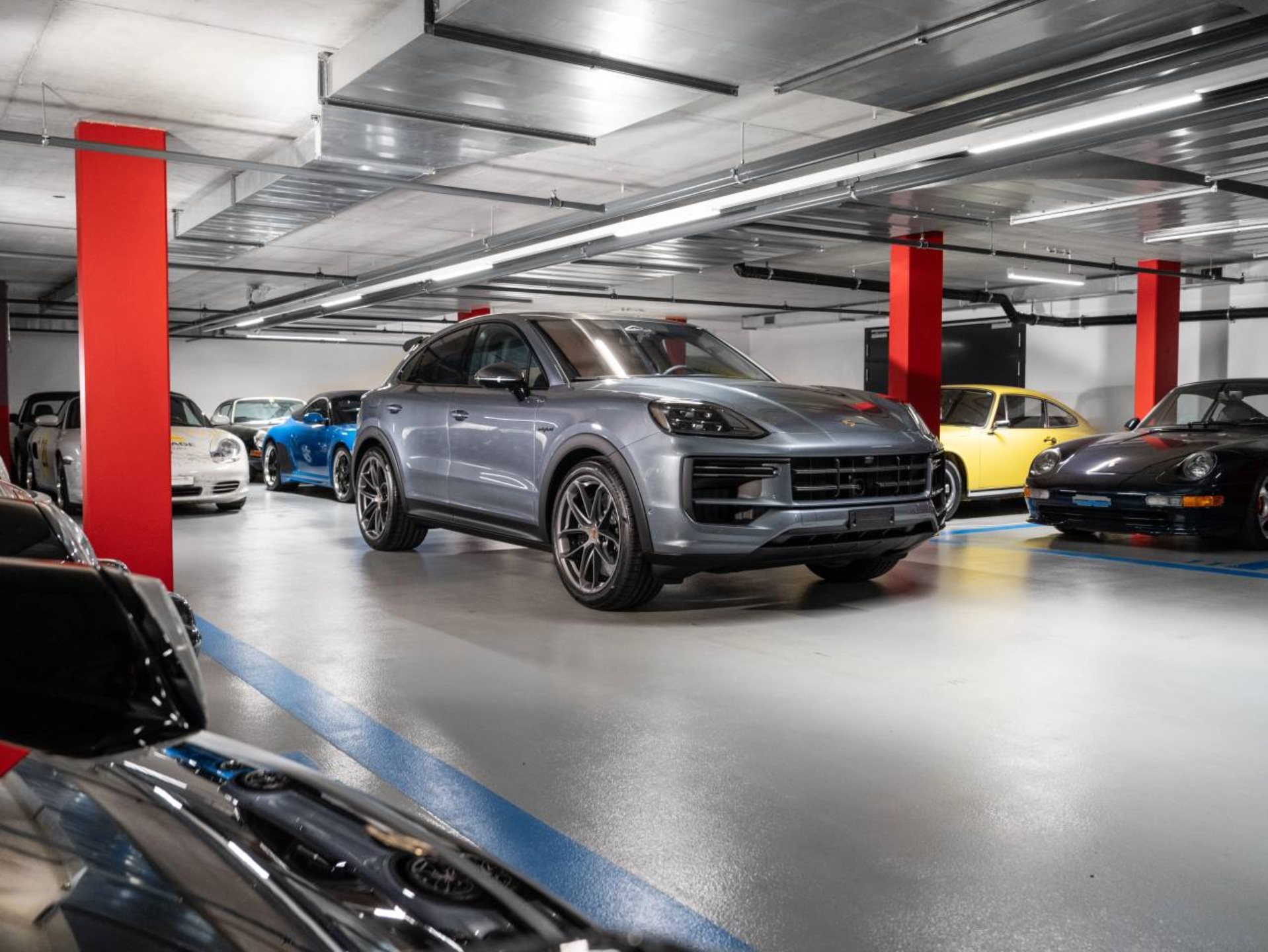 PORSCHE Cayenne Turbo E-Hybrid Coupé avec Paquet-GT-showroom-element-2