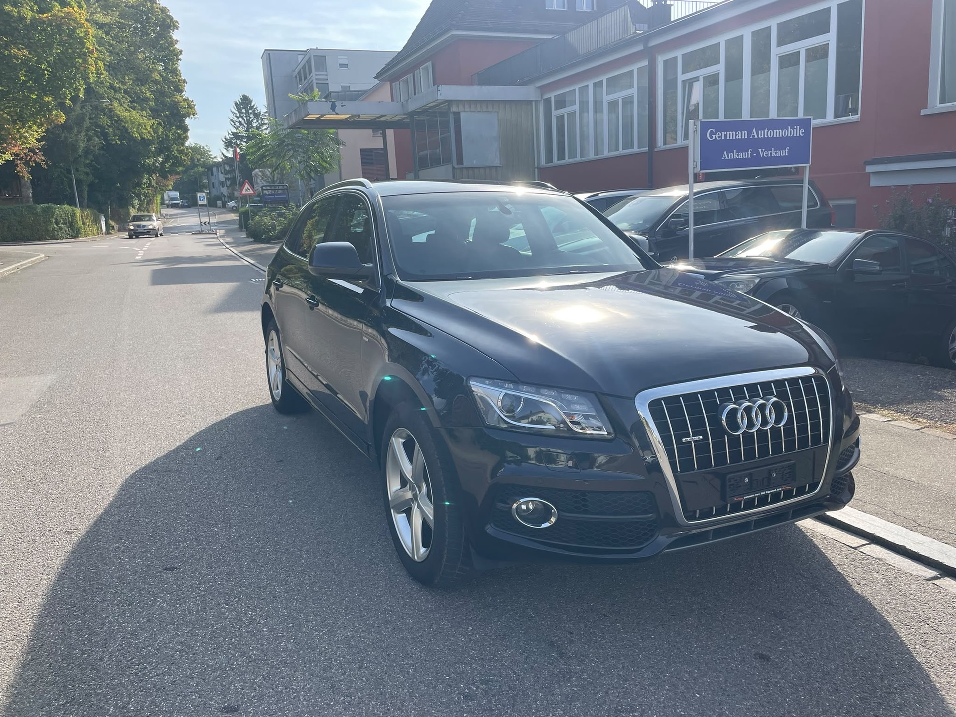 AUDI Q5 3.2 FSI quattro S-tronic-image-5