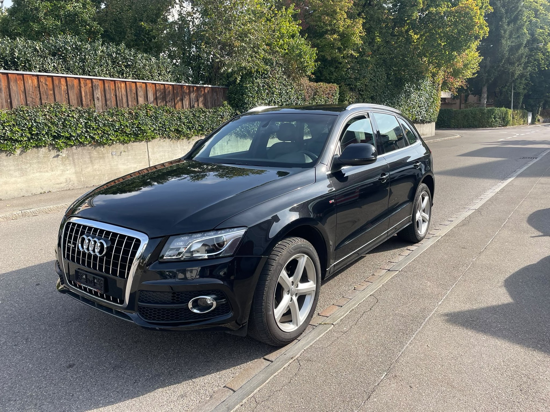 AUDI Q5 3.2 FSI quattro S-tronic-showroom-element-1