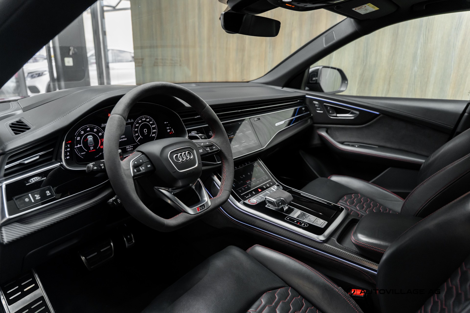 AUDI RSQ8 quattro tiptronic-showroom-element-3