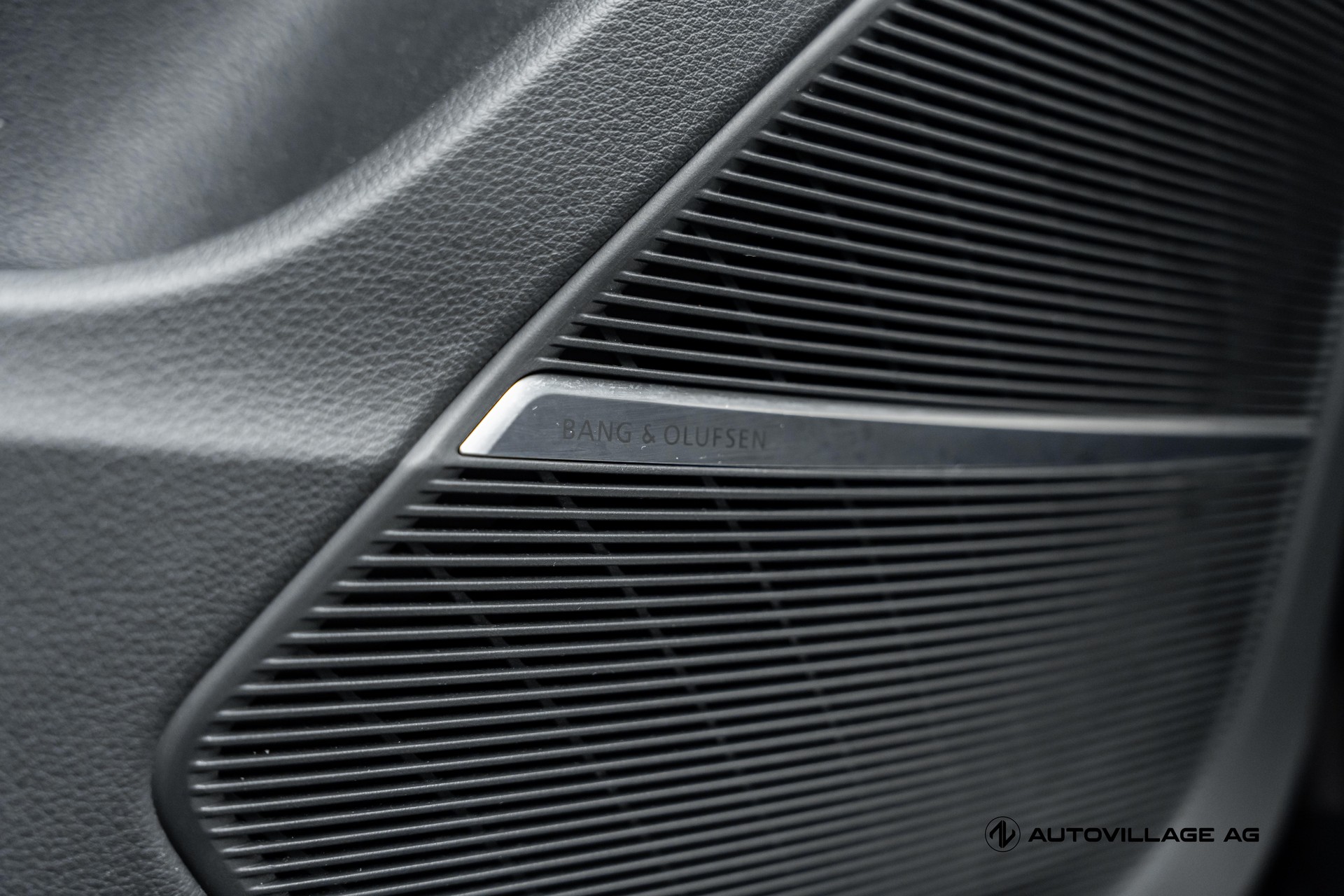 AUDI RSQ8 quattro tiptronic-image-22