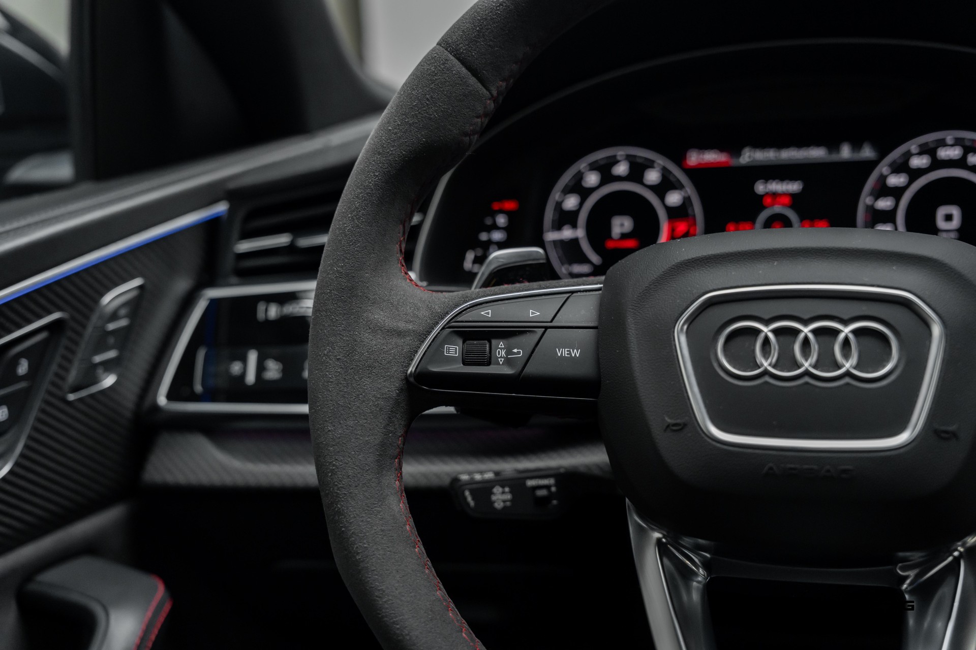 AUDI RSQ8 quattro tiptronic-image-18