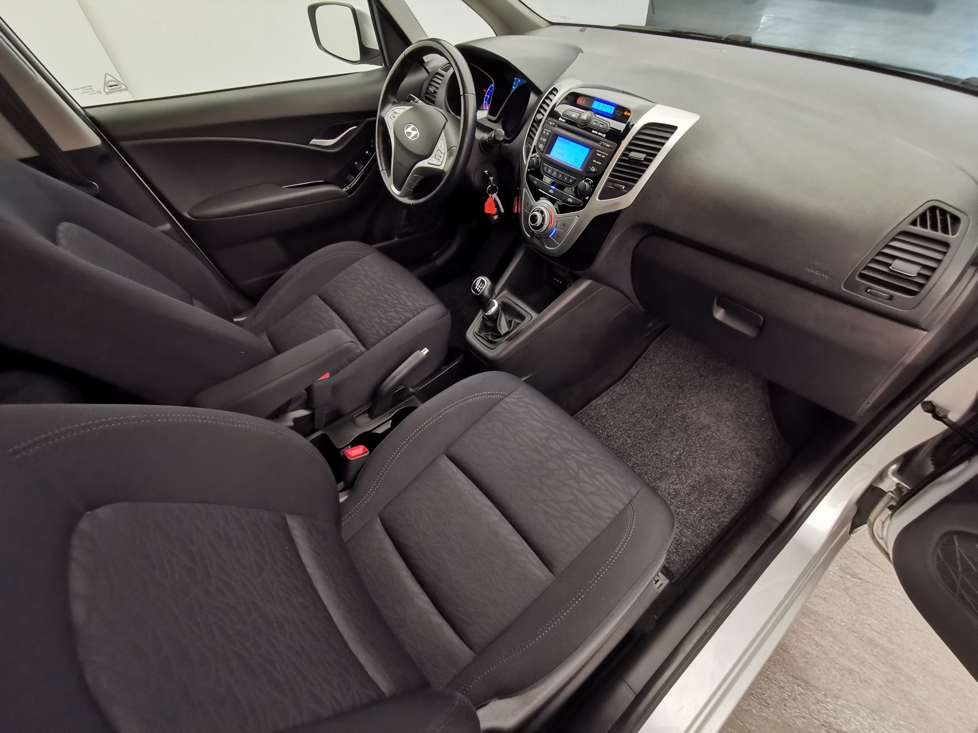 HYUNDAI IX20 1.4 CRDI style-image-13
