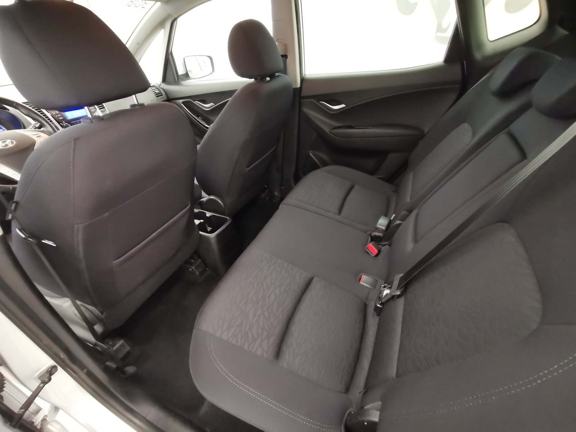 HYUNDAI IX20 1.4 CRDI style-image-8