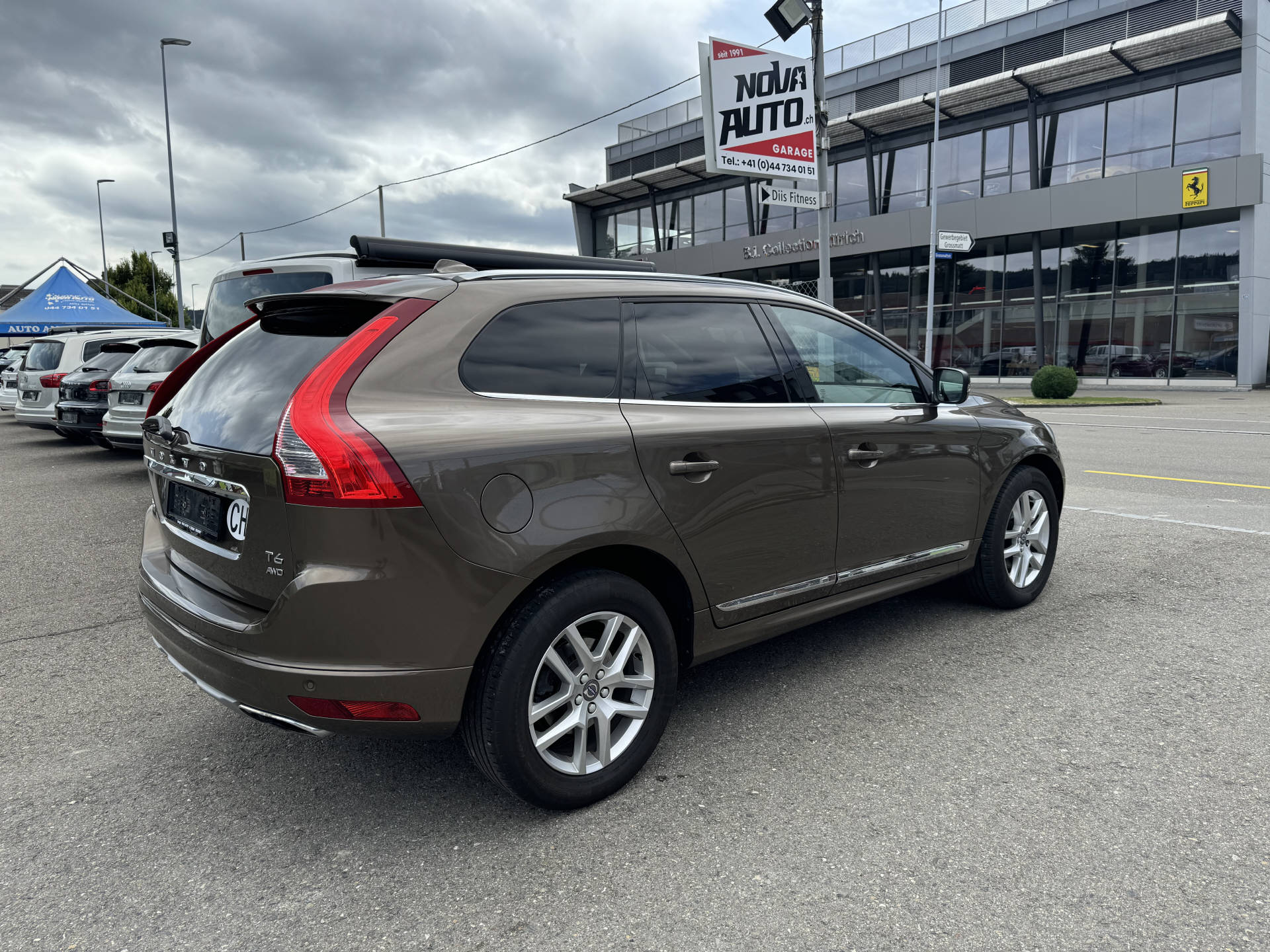 VOLVO XC60 2.0 T6 Summum AWD S/S-image-3