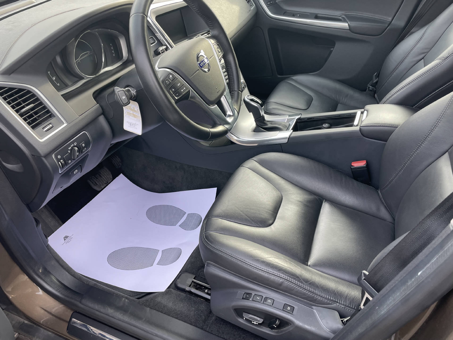VOLVO XC60 2.0 T6 Summum AWD S/S-image-12