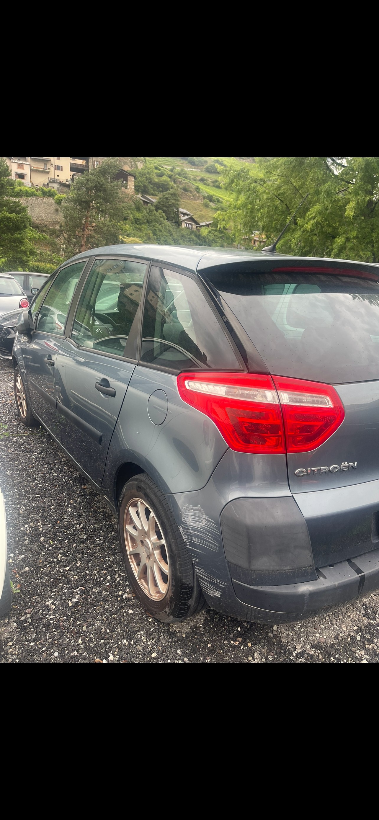 CITROEN C4 Picasso 1.6i 16V Essentiel-image-3