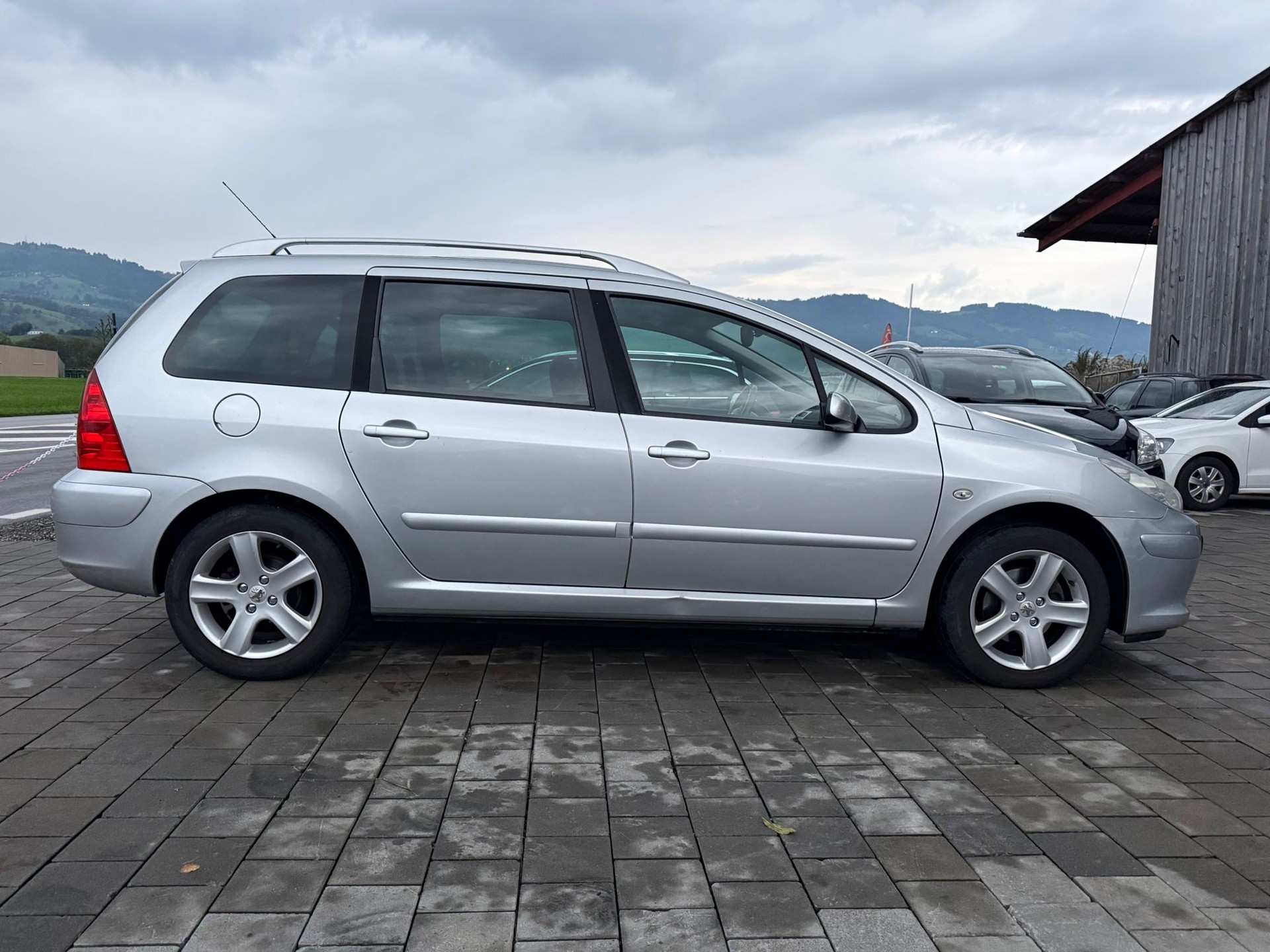 PEUGEOT 307 SW 2.0 16V Premium-image-7