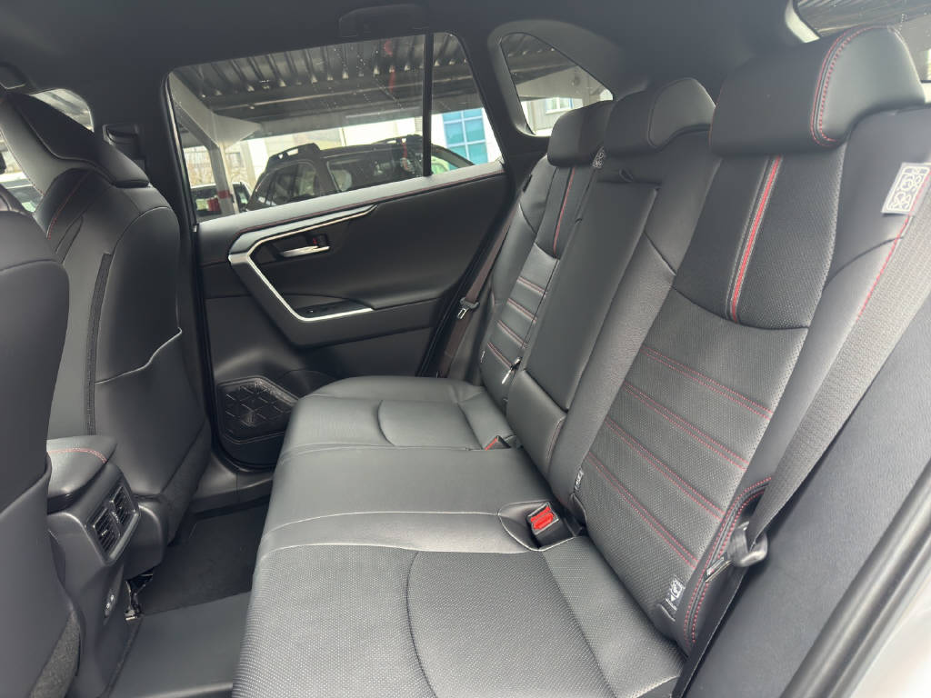 TOYOTA RAV-4 2.5 Plug-In-Hybrid Platinum-image-14
