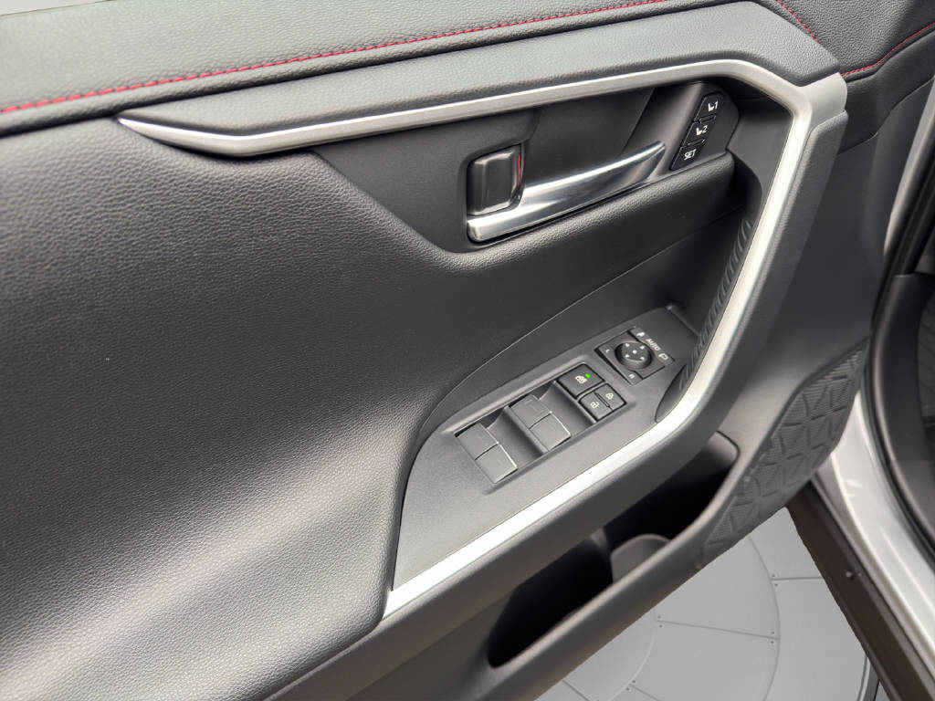 TOYOTA RAV-4 2.5 Plug-In-Hybrid Platinum-image-4