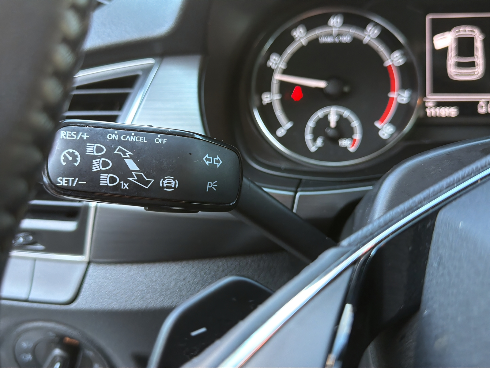 SKODA Fabia Combi 1.0 TSI Style DSG-image-19