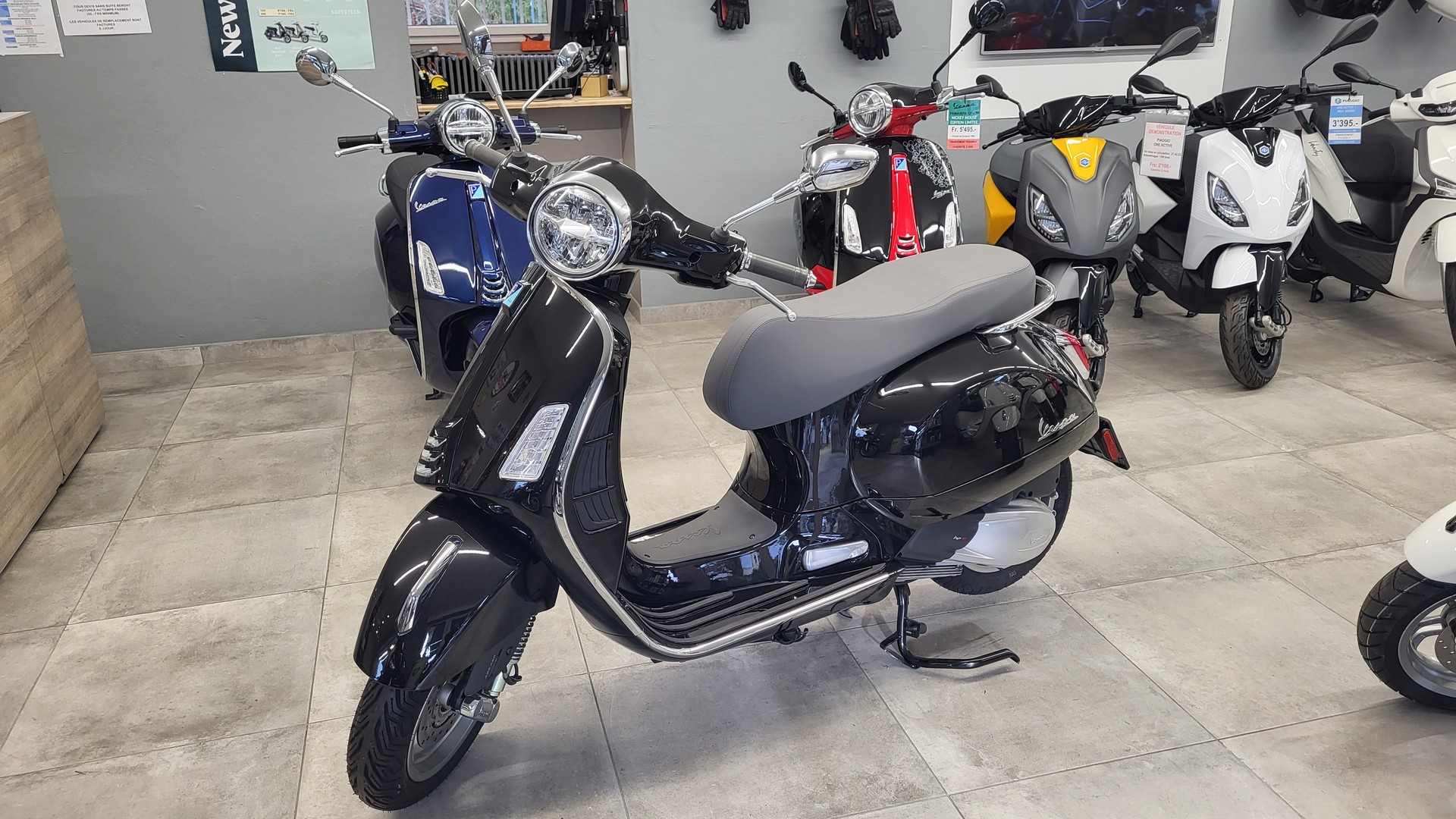 PIAGGIO Vespa GTS 300 ABS-image-0