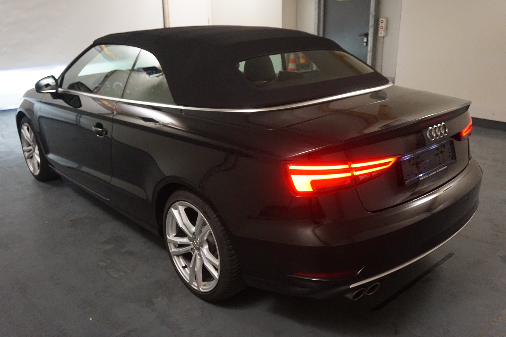 AUDI A3 Cabriolet 35 TFSI Sport S-tronic-showroom-element-3