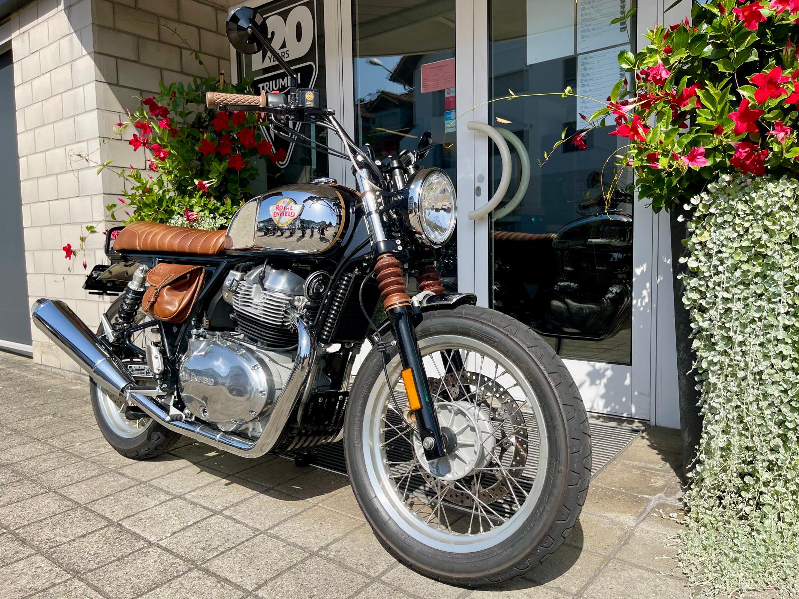 ROYAL ENFIELD Interceptor 650 Chrome Edition-image-1
