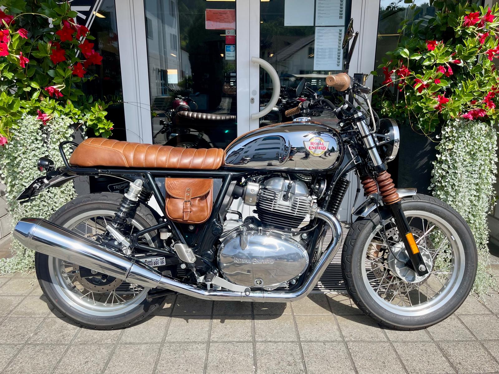 ROYAL ENFIELD Interceptor 650 Chrome Edition-image-0