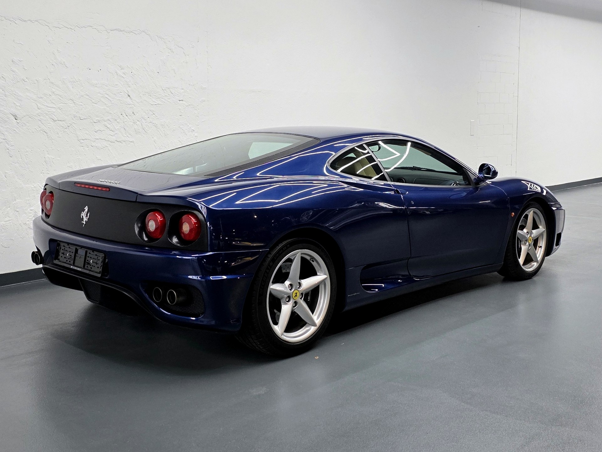 FERRARI F360 Modena-showroom-element-2