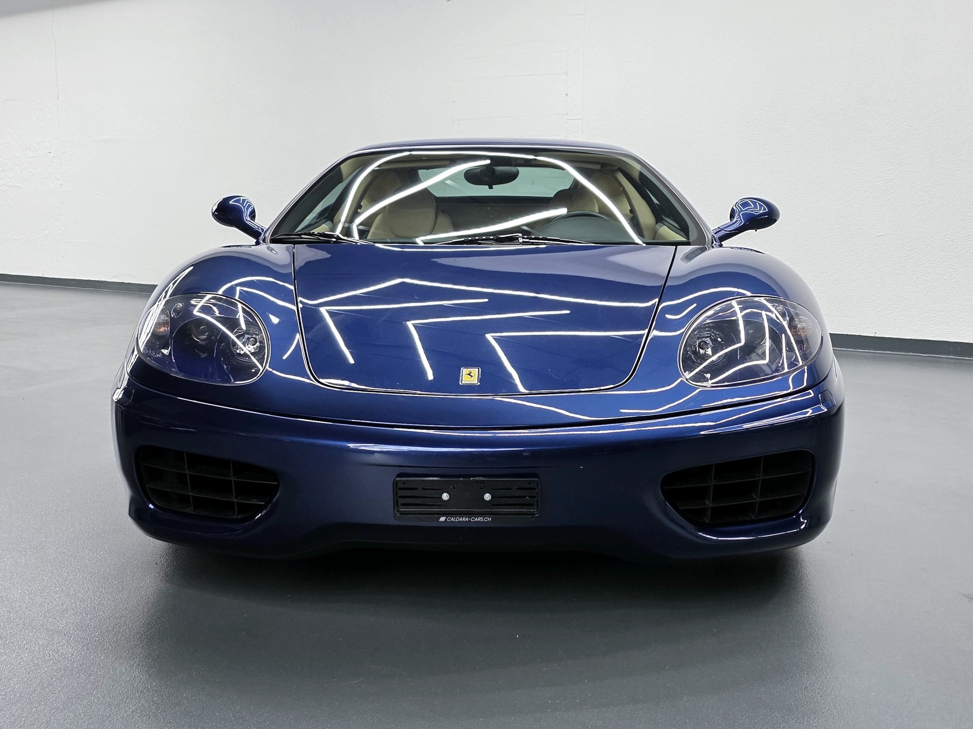 FERRARI F360 Modena-showroom-element-3