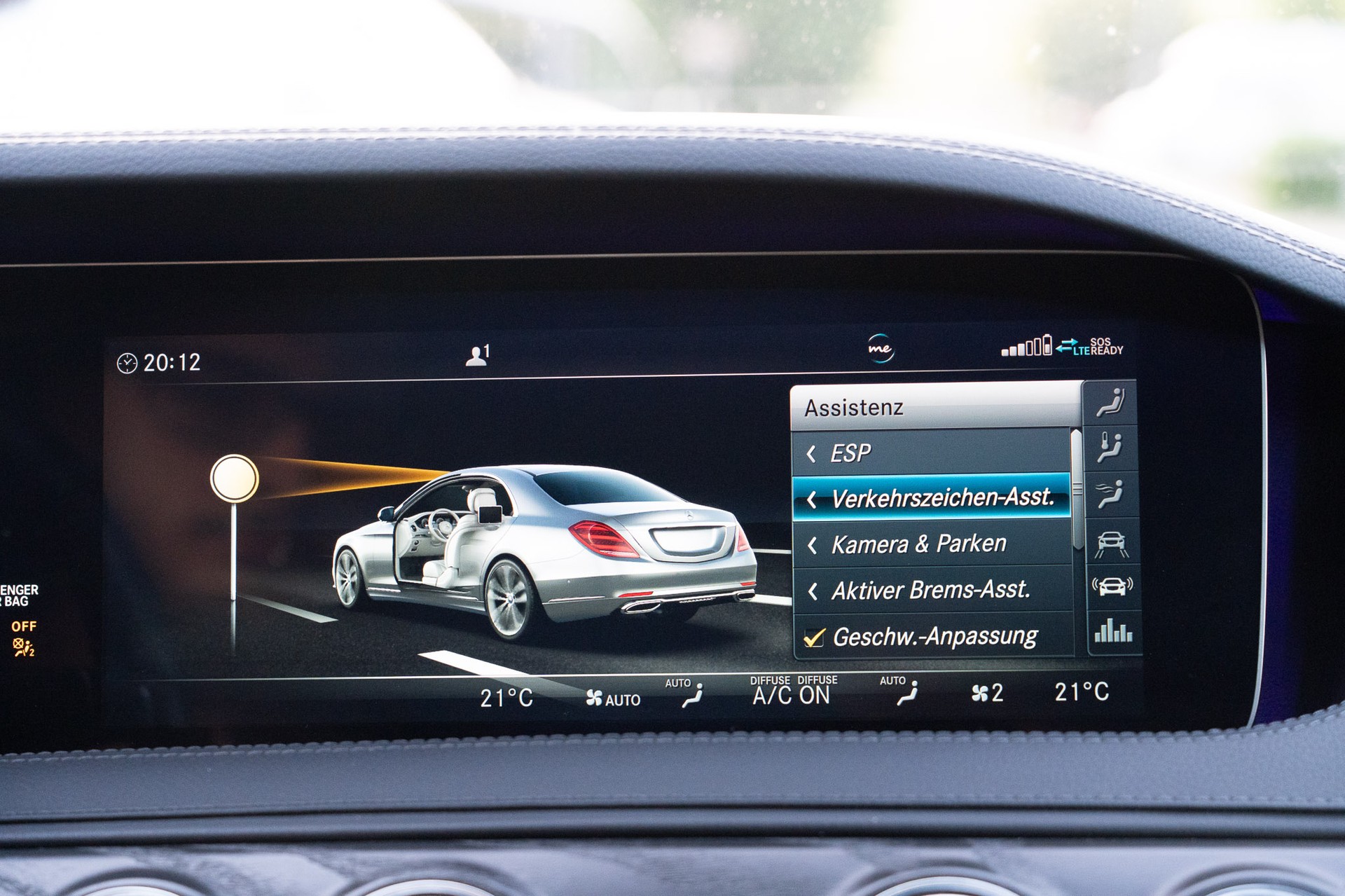 MERCEDES-BENZ S 350 d L 9G-Tronic-image-17
