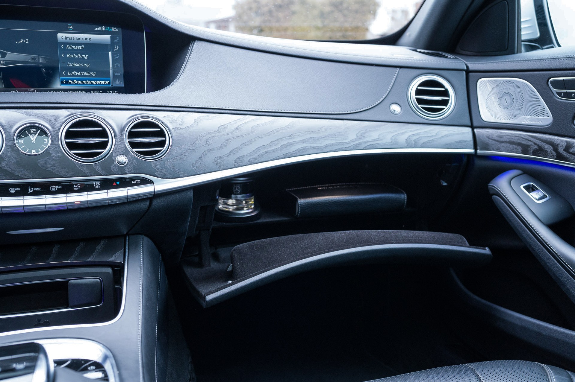 MERCEDES-BENZ S 350 d L 9G-Tronic-image-19