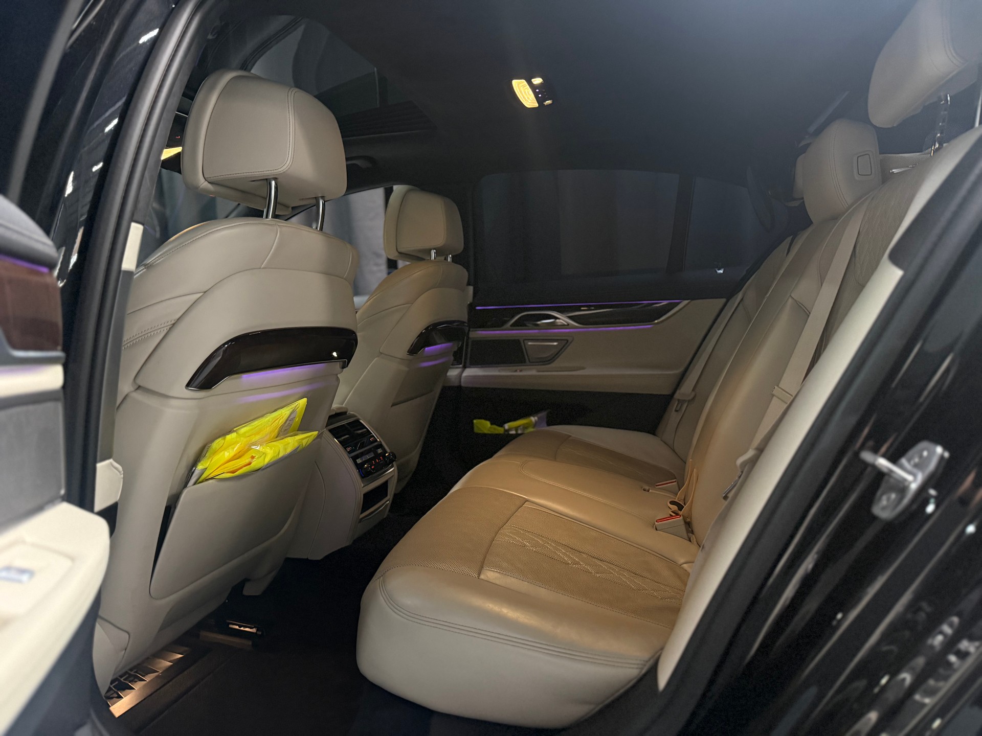 BMW 730d xDrive Steptronic-image-11