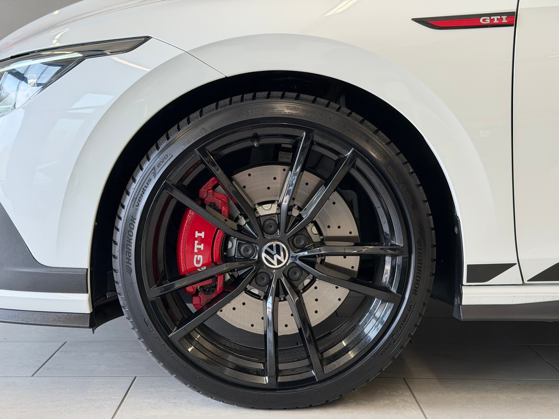 VW Golf 2.0 TSI GTI Clubsport DSG-image-7