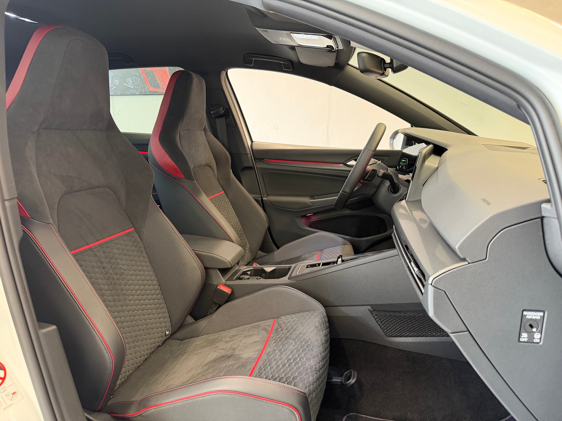 VW Golf 2.0 TSI GTI Clubsport DSG-image-12