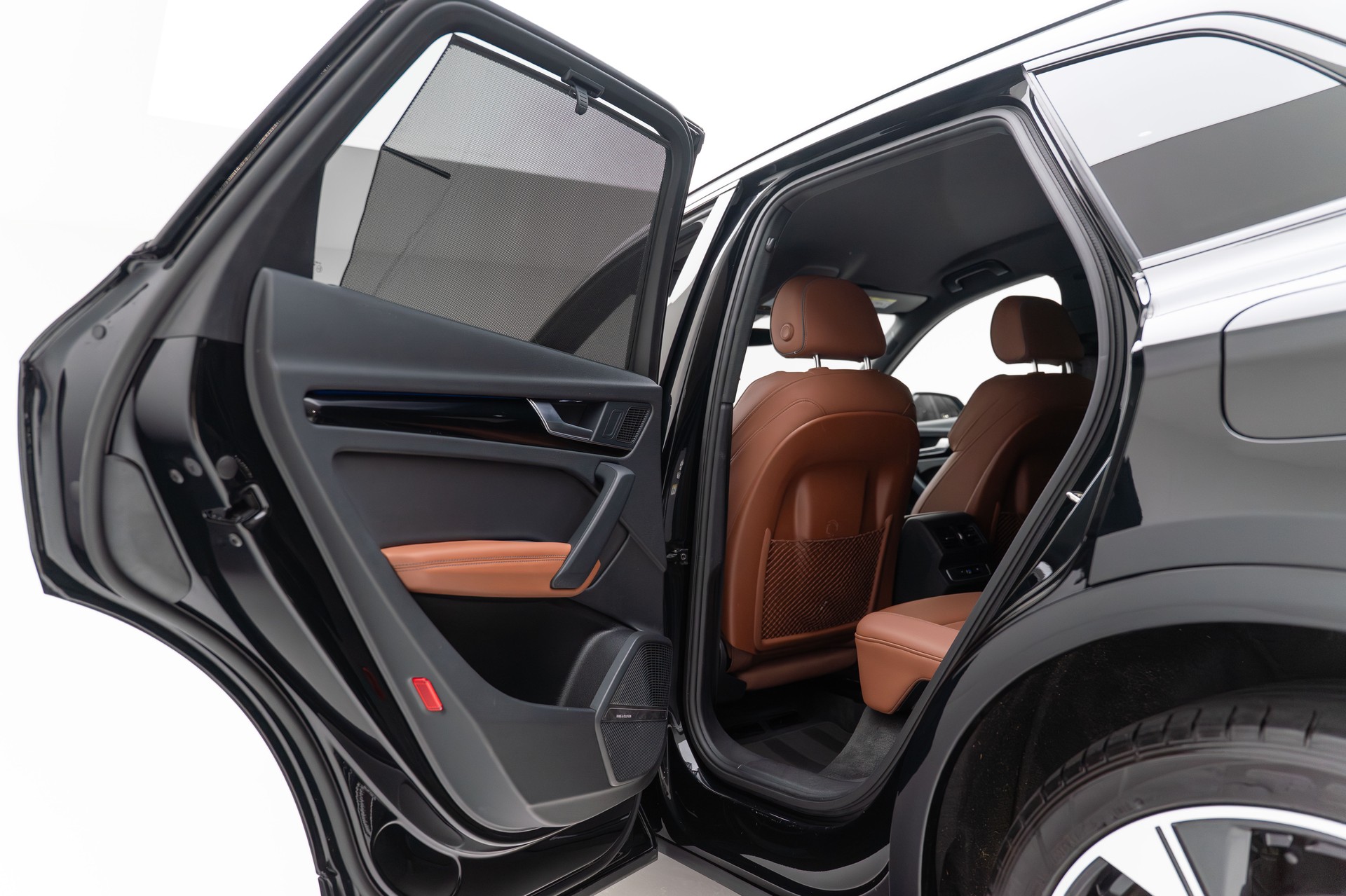 AUDI Q5 50 TFSI e PHEV Black Edition quattro S-tronic - AUDI Exclusive-image-21